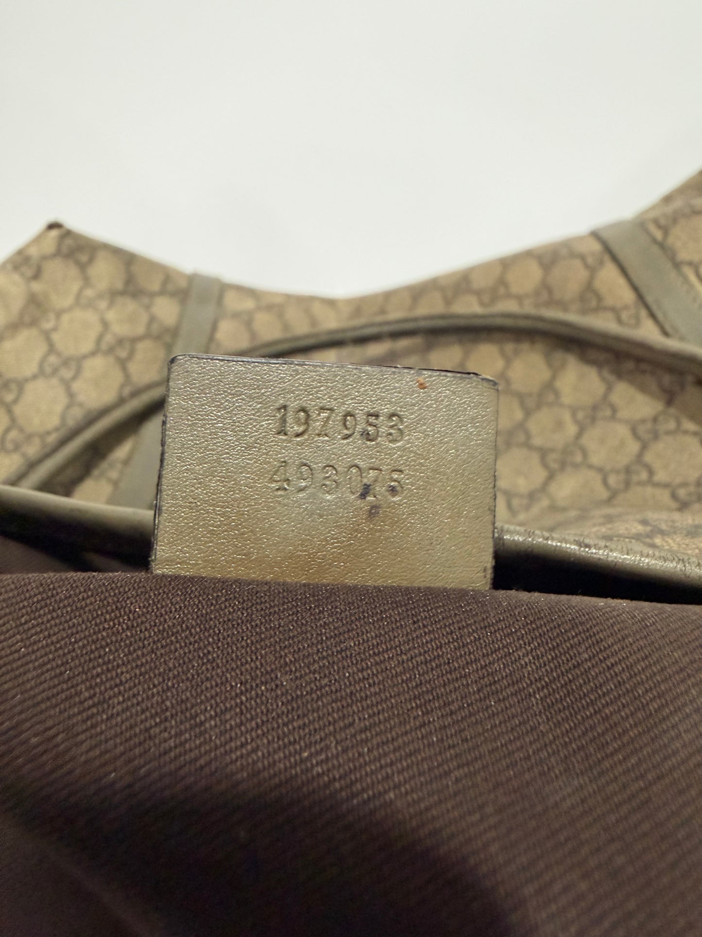 GUCCI GG Supreme Monogram Medium Zippered Shopping Tote Grey