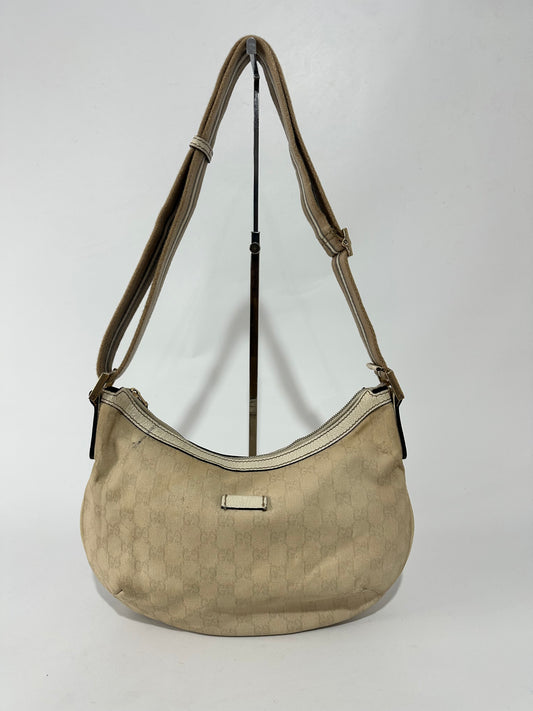 Gucci Beige/Ivory GG Canvas and Leather Medium Messenger Bag