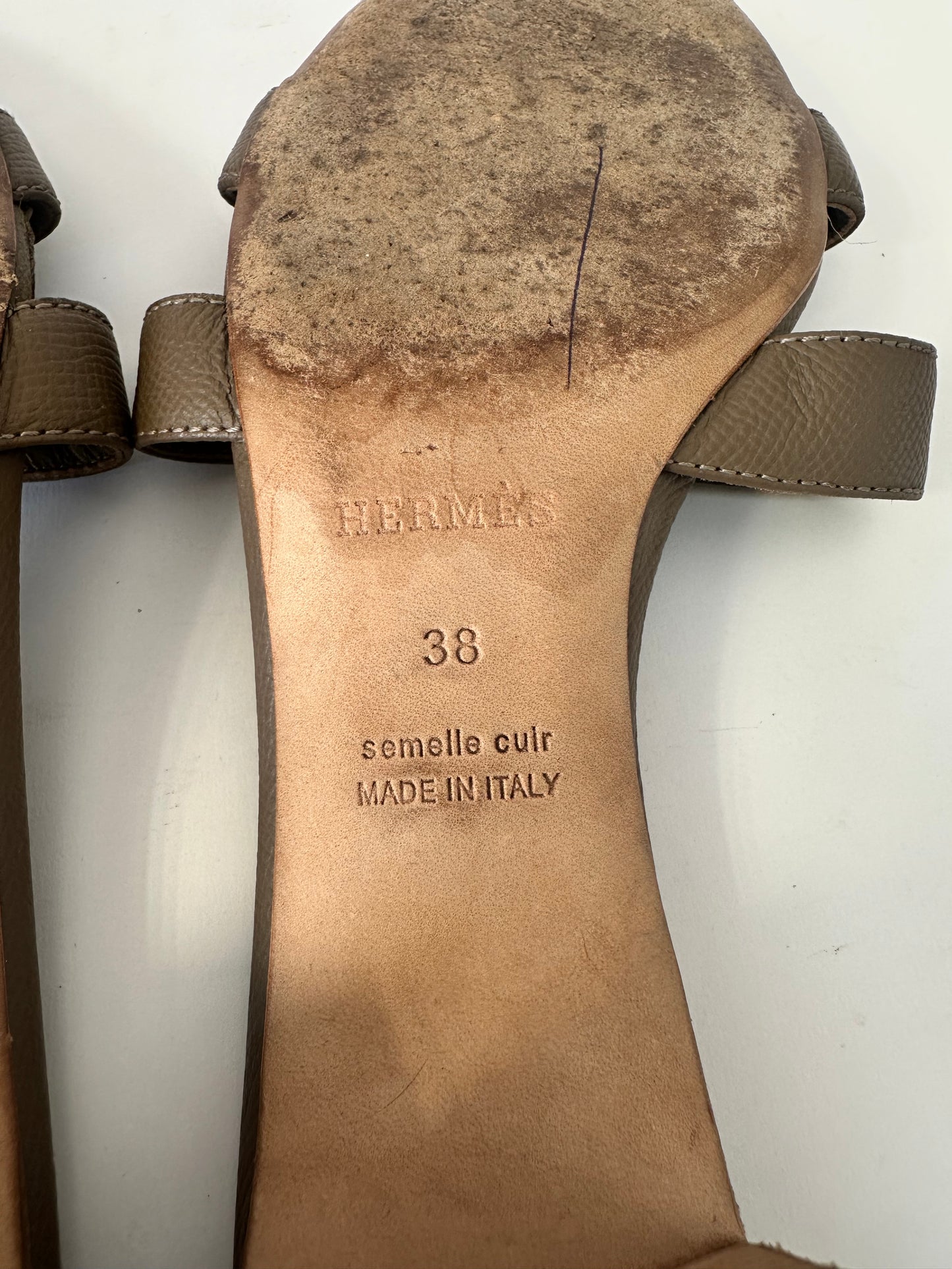 HERMES Etoupe Leather oasis Sandals Size 38 EU/ 8 US/ 5 UK