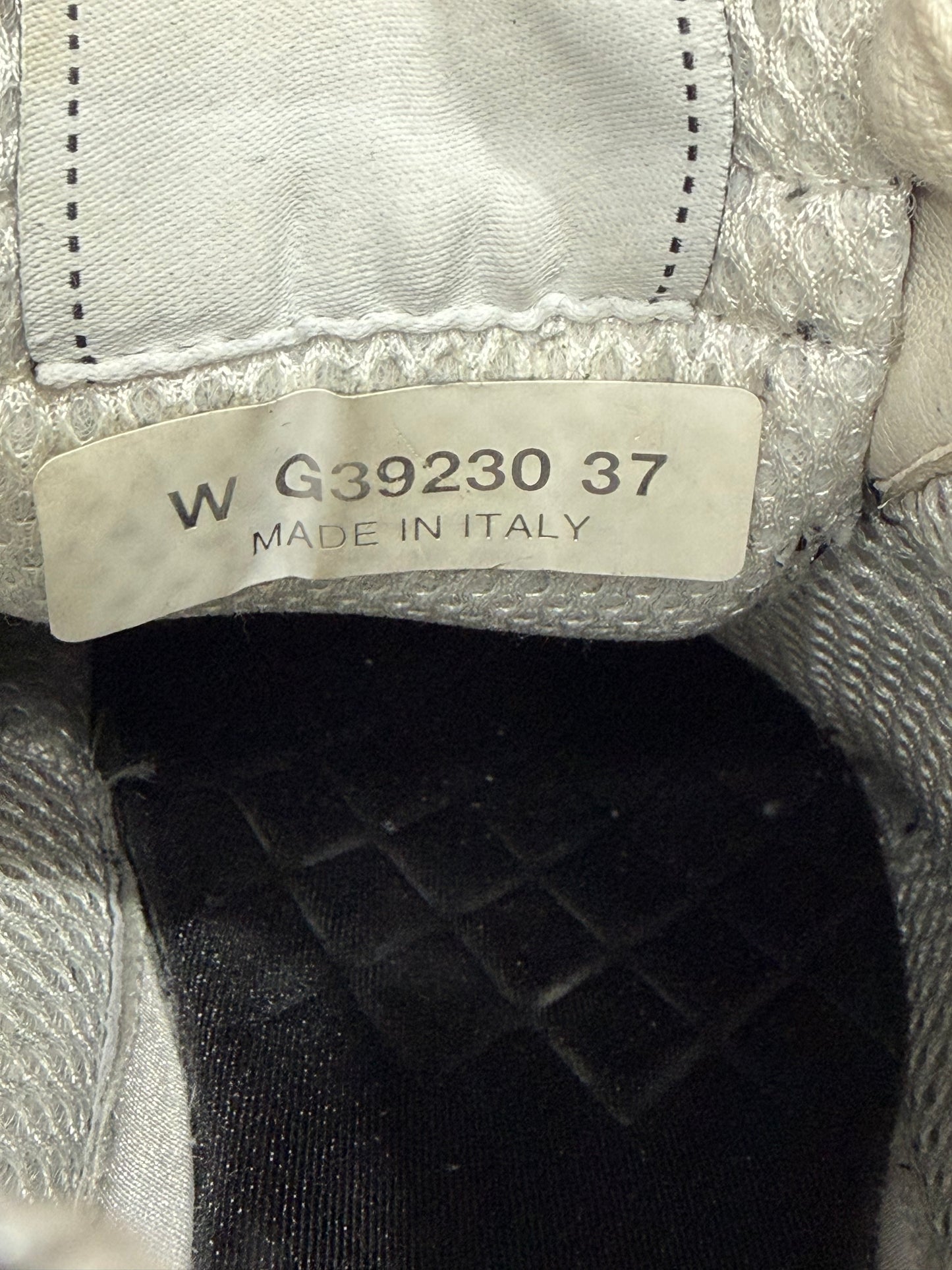 Chanel Black/White Suede CC Interlocking Logo Low Top Sneakers Size 37