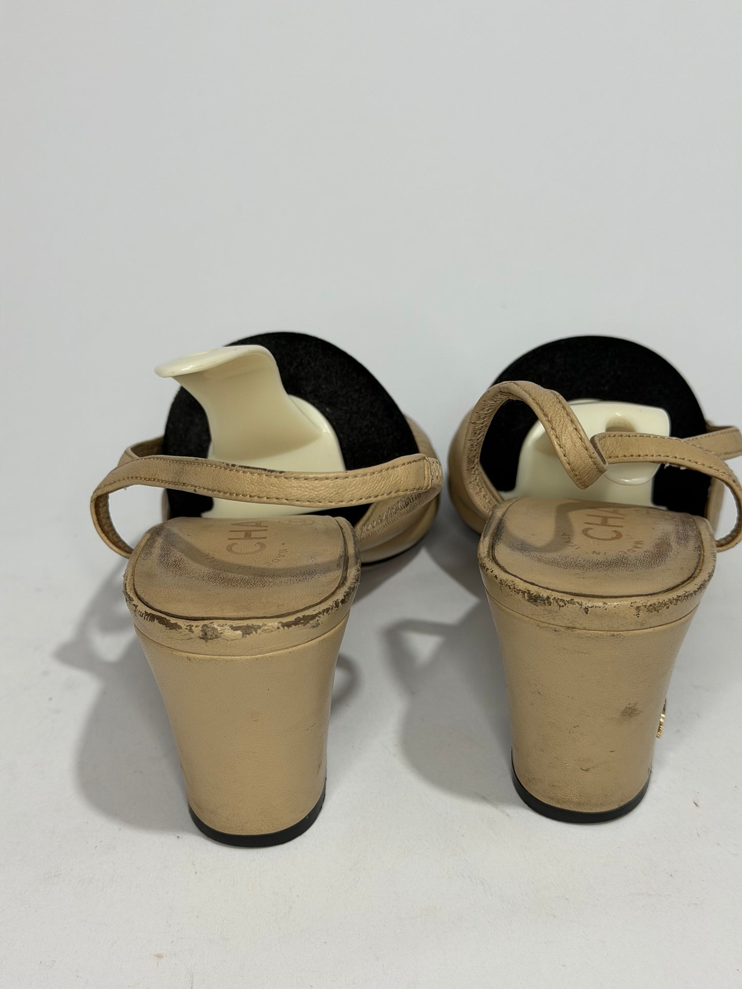 Chanel Beige Leather and Black Fabric Cap Toe Slingback Sandals Size 38EU/8 US