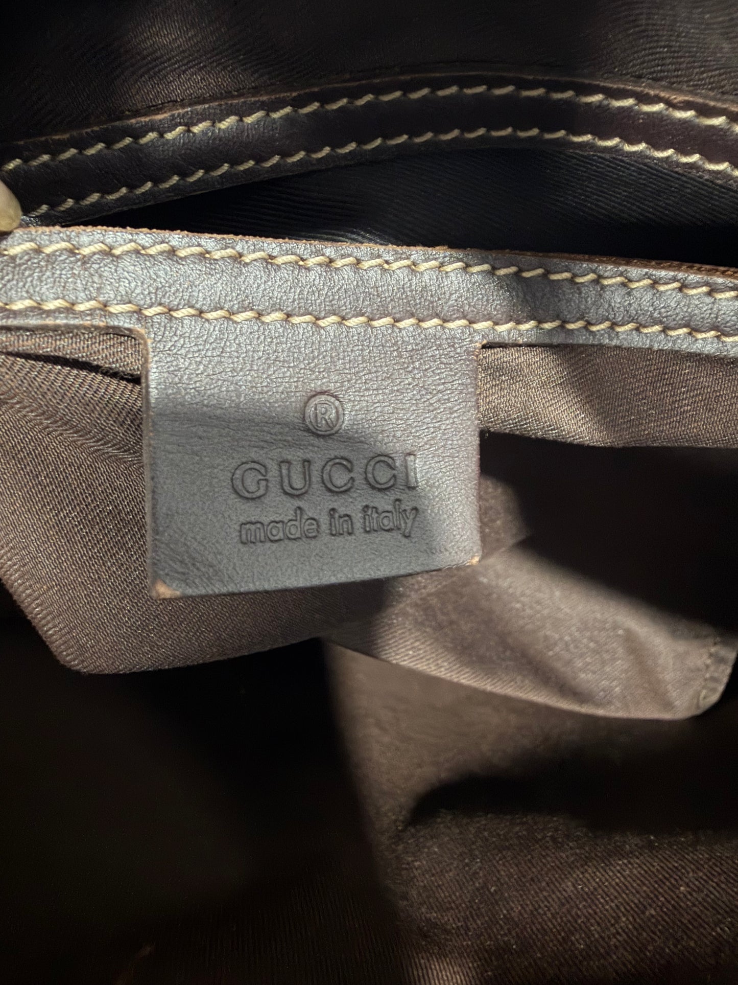 Gucci
GG Supreme Messenger Bag