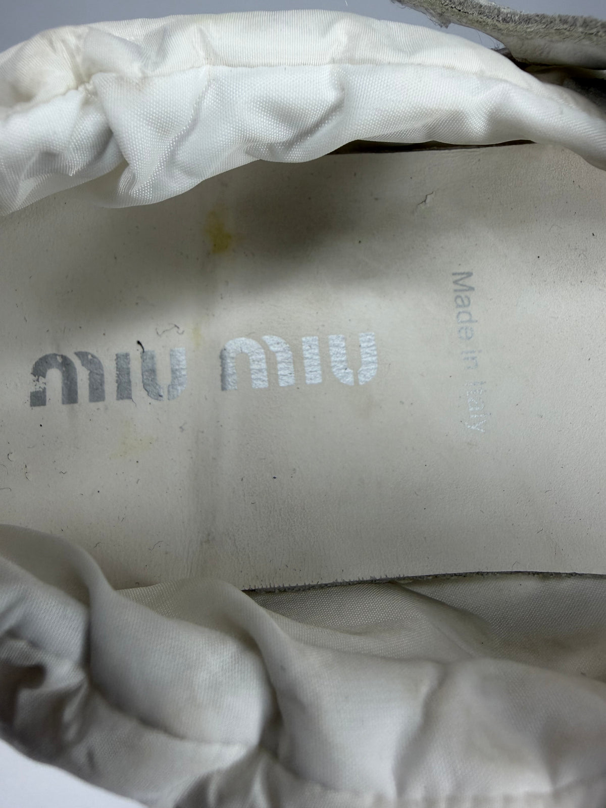 Miu Miu
Suede Ballet Flats
Women's Size 37 EU/ 7 US / 4 UK