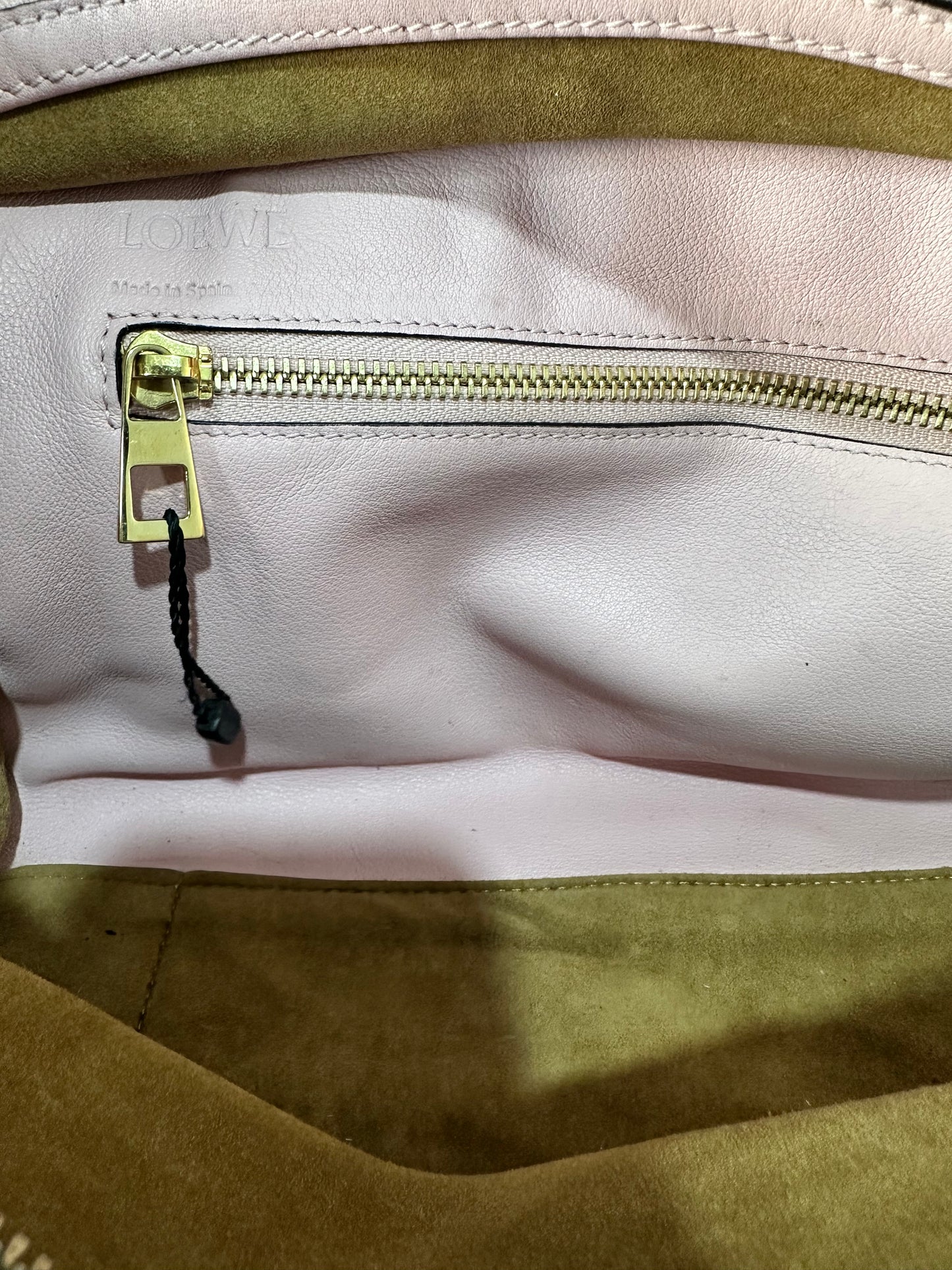 Loewe Pink
Leather Amazona Bag