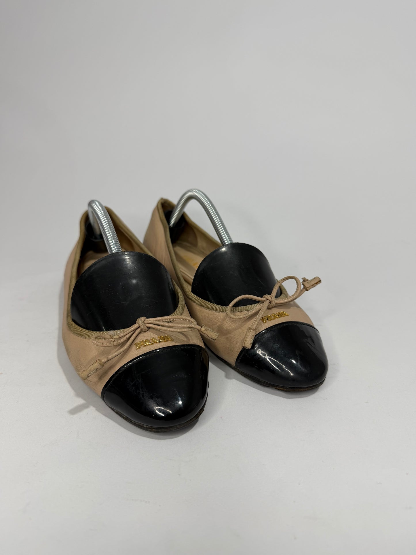 Prada Beige & Black Cap Toe Leather Ballet Flats with Bow Detail Size 36