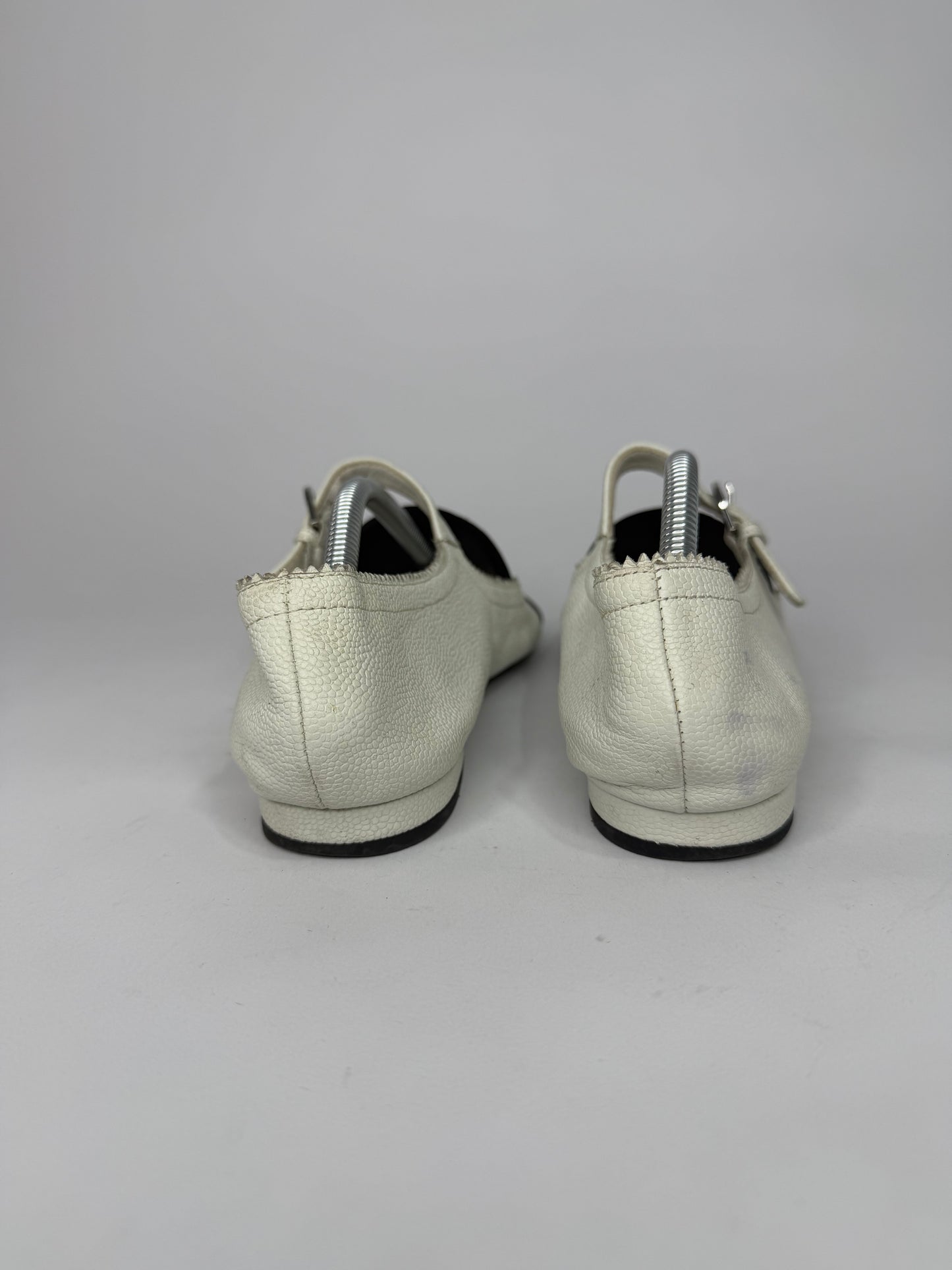 Chanel White/Black Leather CC Mary Jane Flats Size 36 EU/ 6 US/ 3 UK