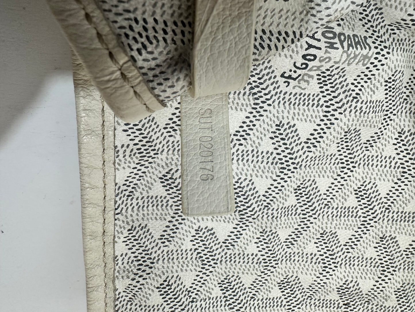 GOYARD Saint Louis GM White.