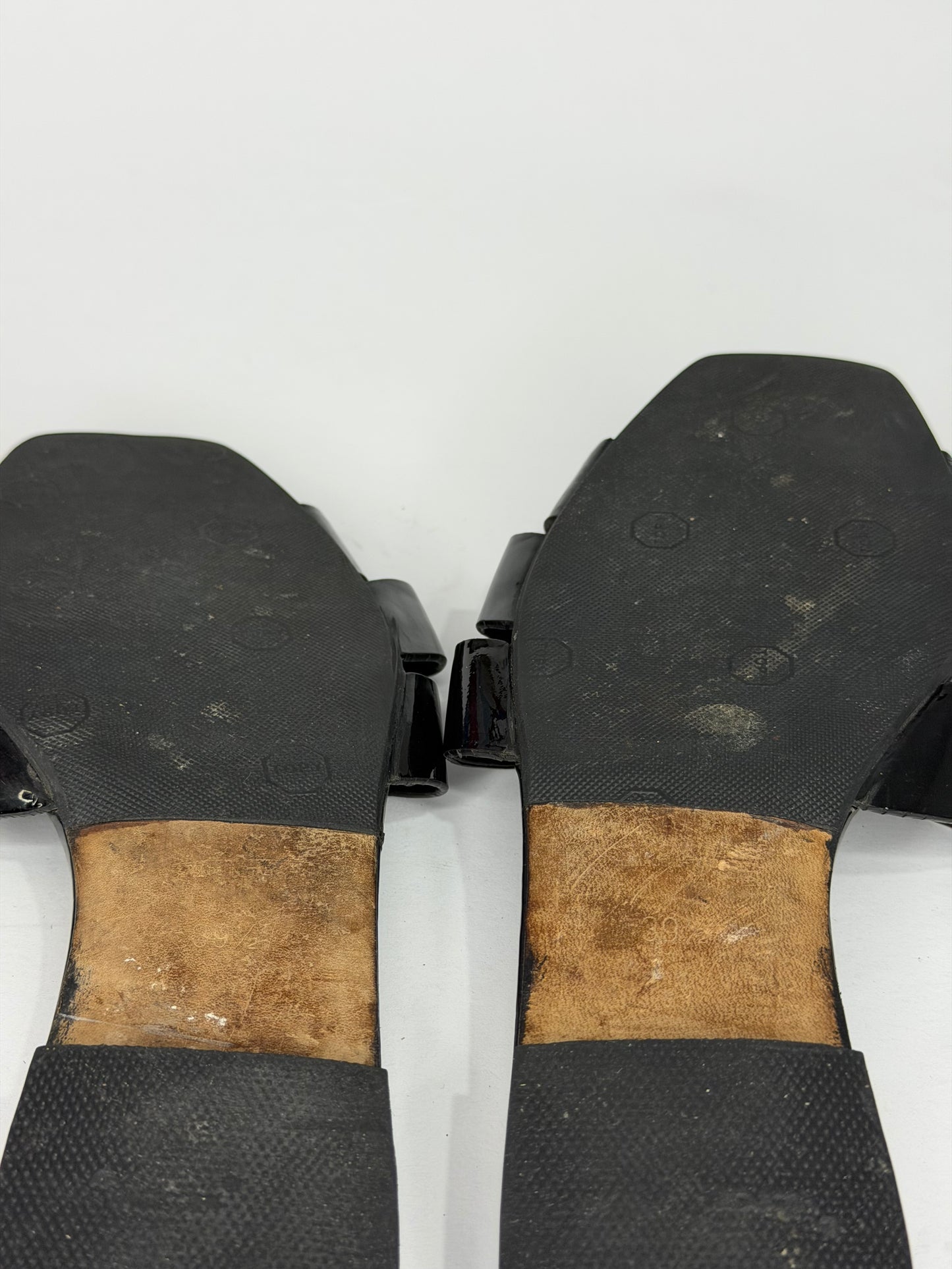 Saint Laurent Paris Black Patent Leather Tribute Flat Sandals Size 39.5 EU/ 9.5 US/ 6.5 UK