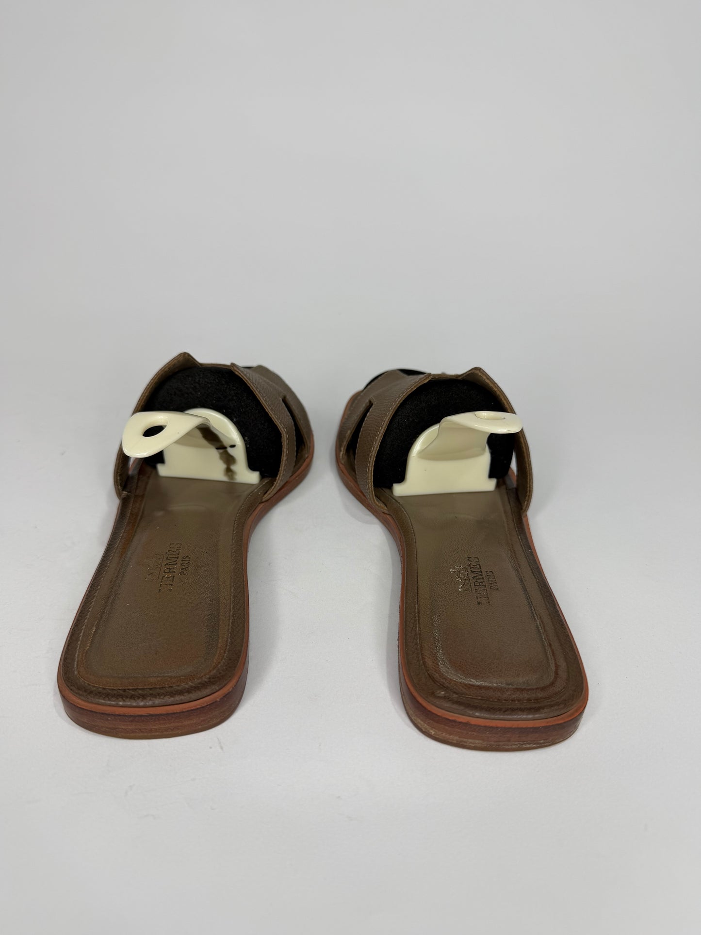 HERMES Grey Epsom Oran Sandals Size 38 EU/8 US / 5 UK