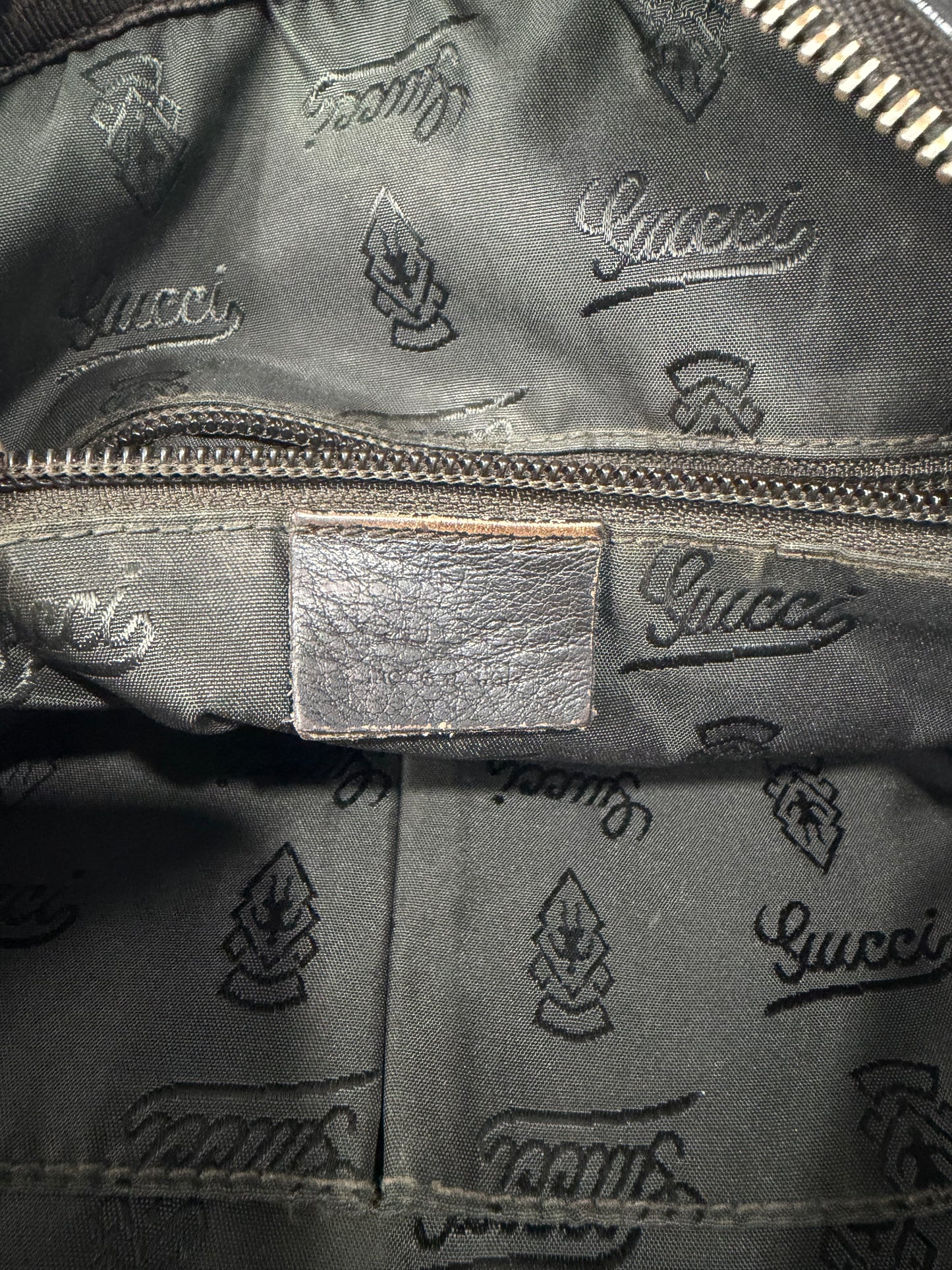 GUCCI Guccissima Flat Messenger Bag Black