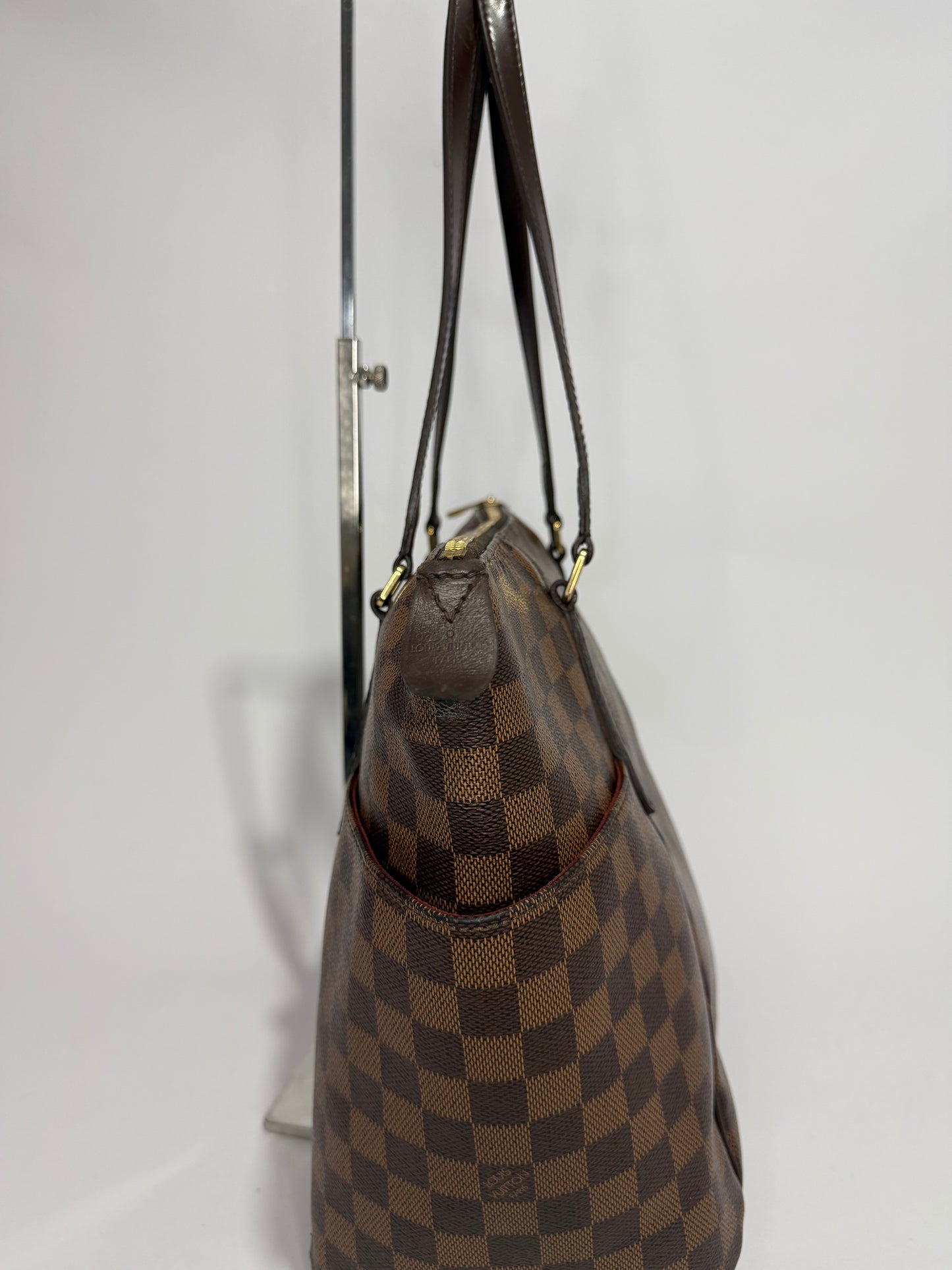 LOUIS VUITTON
Damier Canvas Totally MM NM Bag
