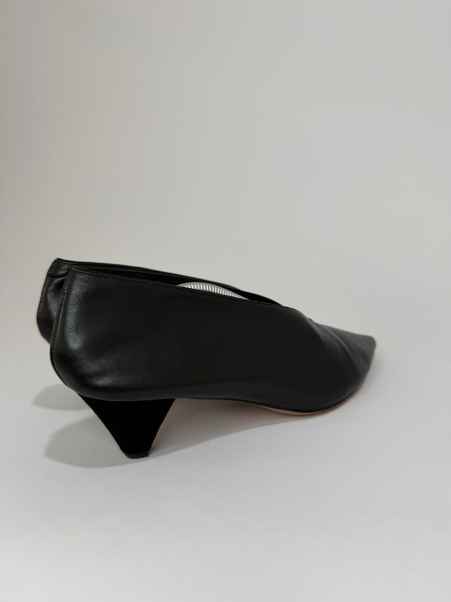 Celine Black Leather V Neck Pointed Toe Pumps Size 39 EU/9 US
