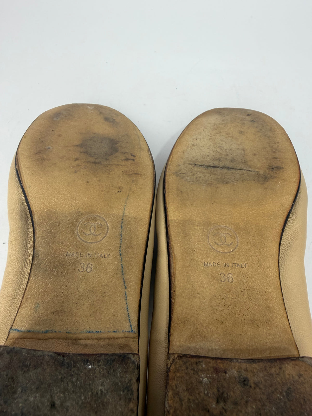 CHANEL Beige/Black Lambskin Leather CC Ballet Flats Size 36 EU/ 6 US