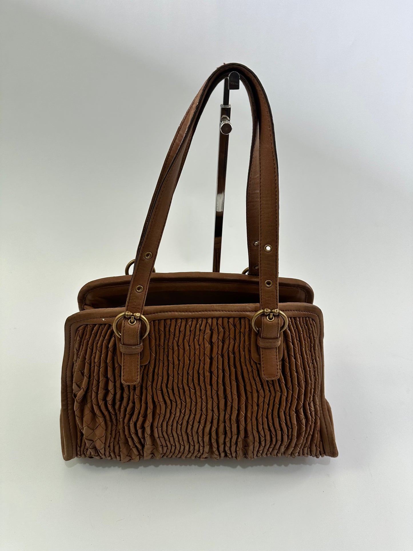 Bottega Veneta
Belted Frame Satchel Pleated Intrecciato Nappa Large Bag