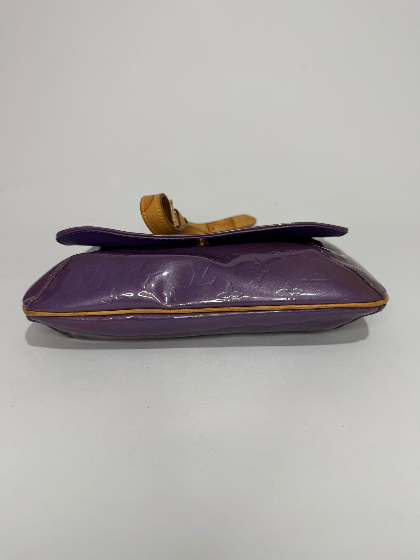 LOUIS VUITTON
Vernis Thompson Street Purple