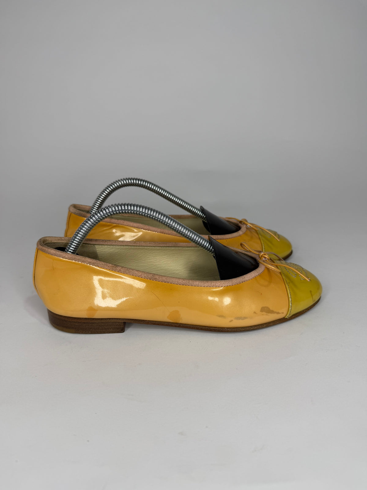 Chanel Yellow Patent Leather CC Bow Ballet Flats Size 35 EU/ 5 US/ 2 UK
