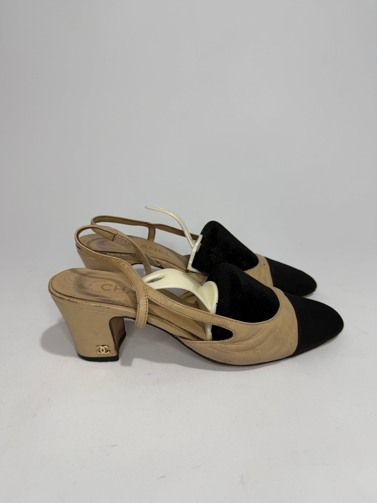 Chanel Beige Leather and Black Fabric Cap Toe Slingback Sandals Size 38EU/8 US