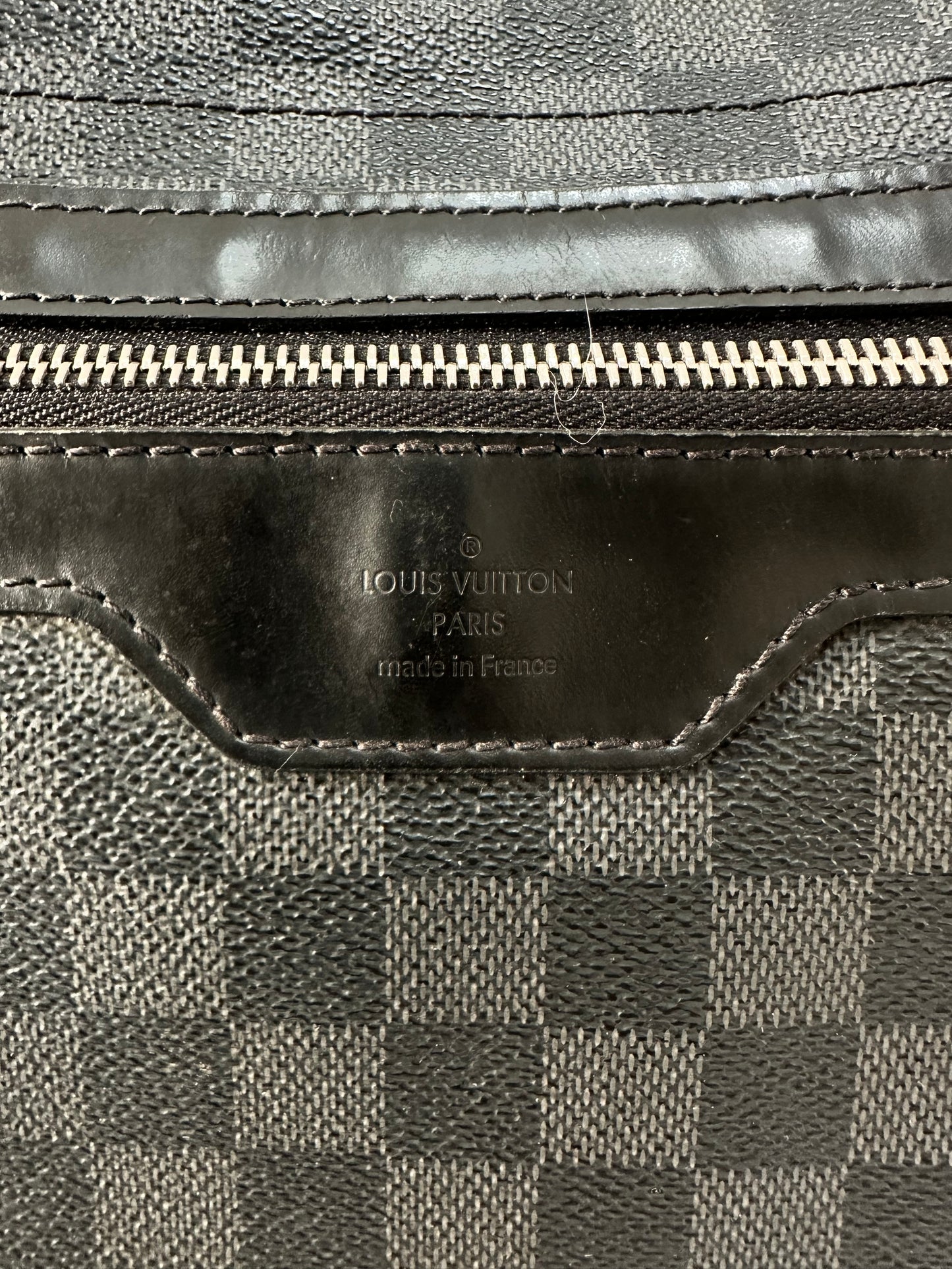 Louis Vuitton Damier Graphite Canvas Daniel MM Messenger Bag