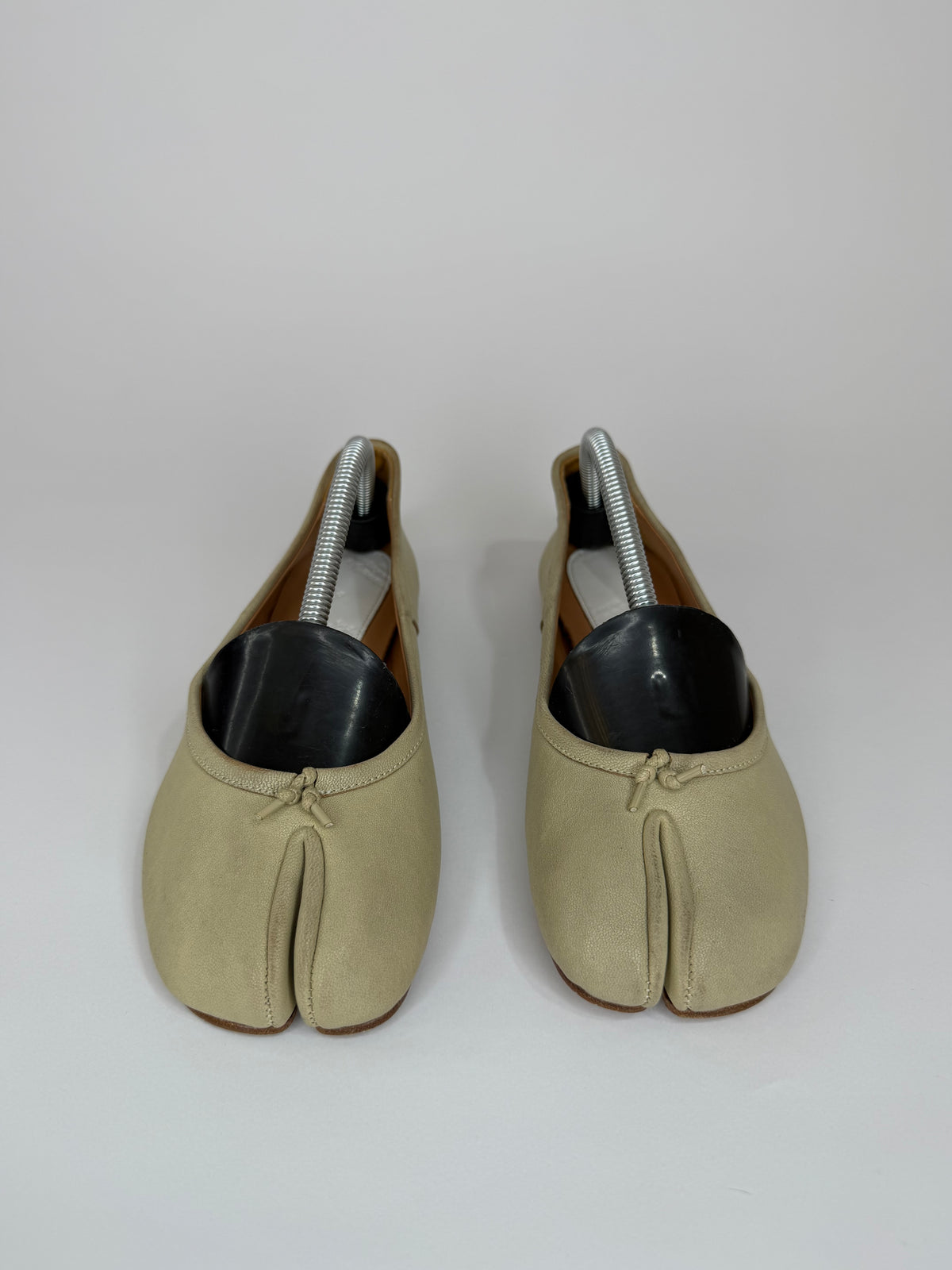Maison Margiela Tabi Ballet Flats Khaki Leather Split-Toe EU 35 / 5  US/ 2 UK