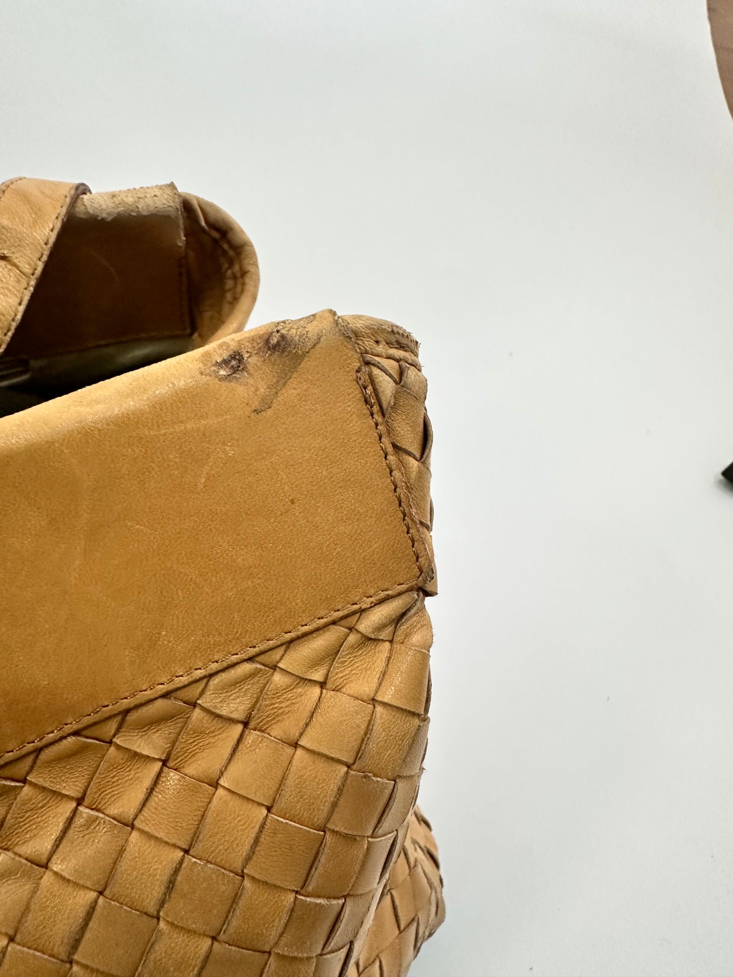 Bottega Veneta Vintage
Intrecciato Top Handle Bag