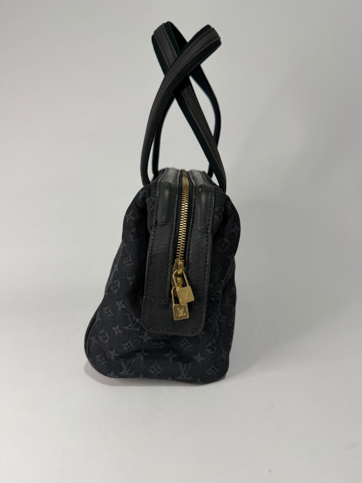 LOUIS VUITTON
Navy Blue Mini Lin Canvas Josephine PM Bag