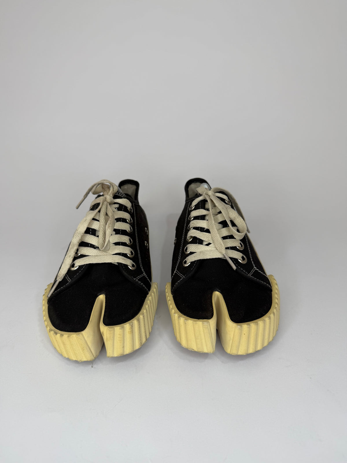 Maison Margiela Tabi Low Sneaker Size 39 EU/ 9 US/ 6 UK