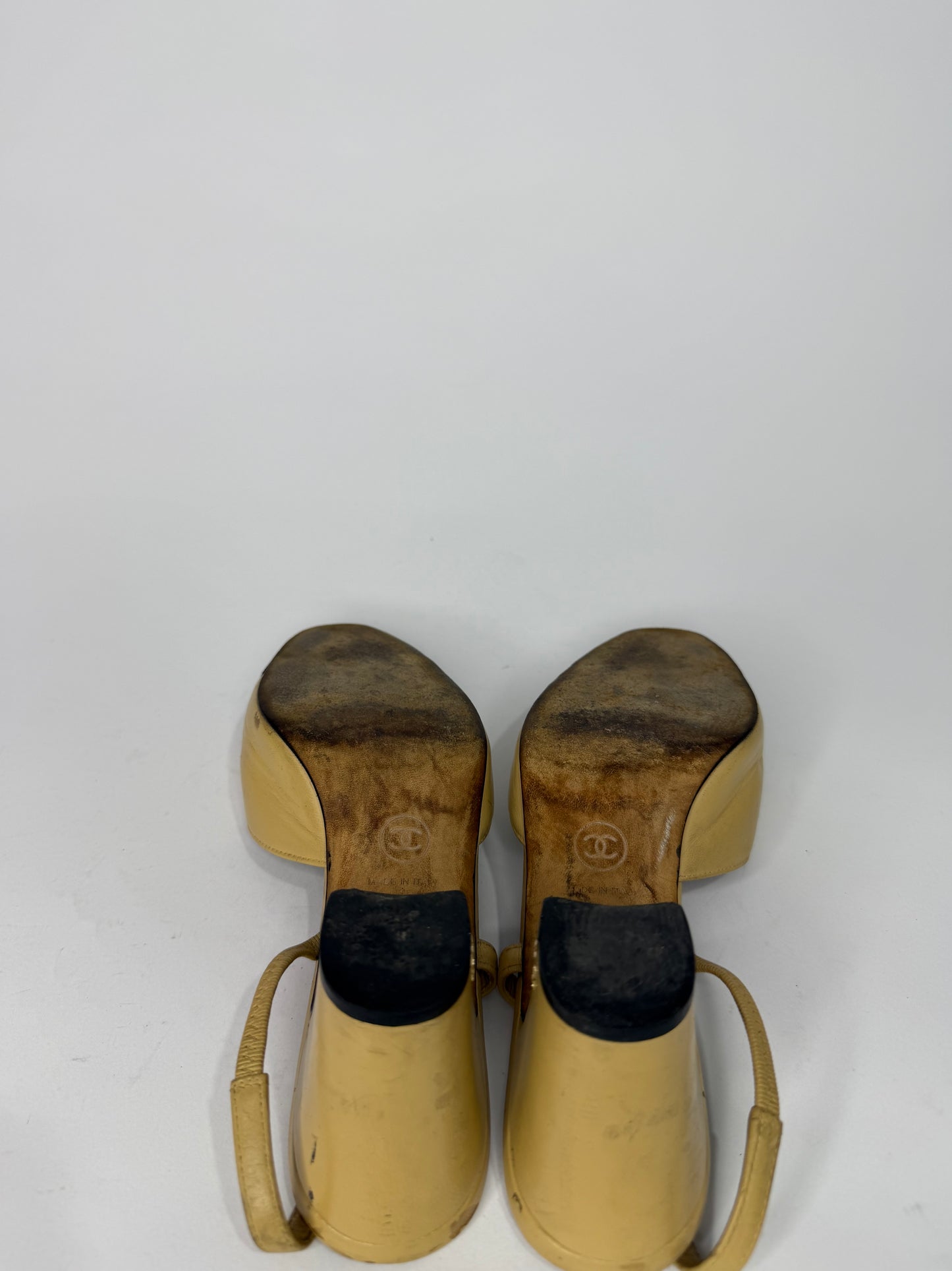 Chanel Beige/Black Leather and Canvas CC Slingback Pumps Size 36.5 EU/6.5 US