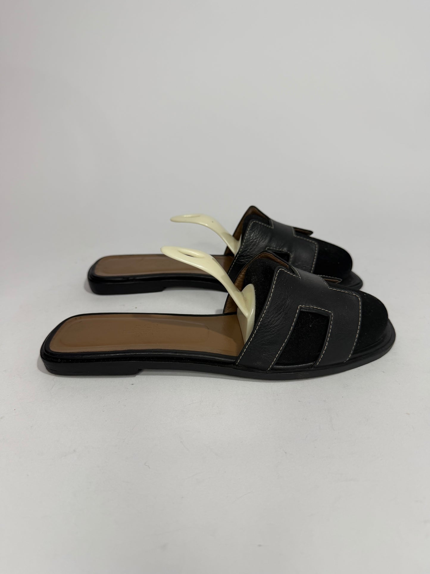 HERMES Black Box Calfskin Oran Sandals 37.5 EU/ 7.5 US / 4.5 UK
