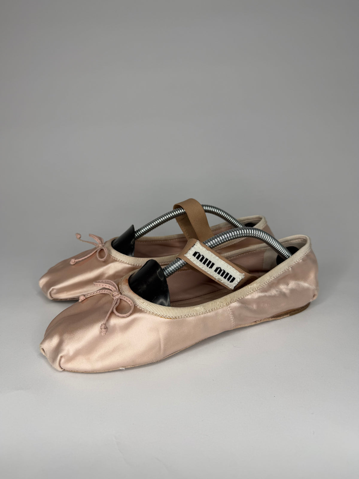 Miu Miu Beige Leather Buckle Detail Bow Ballet Flats Size 37 EU/ 7 US