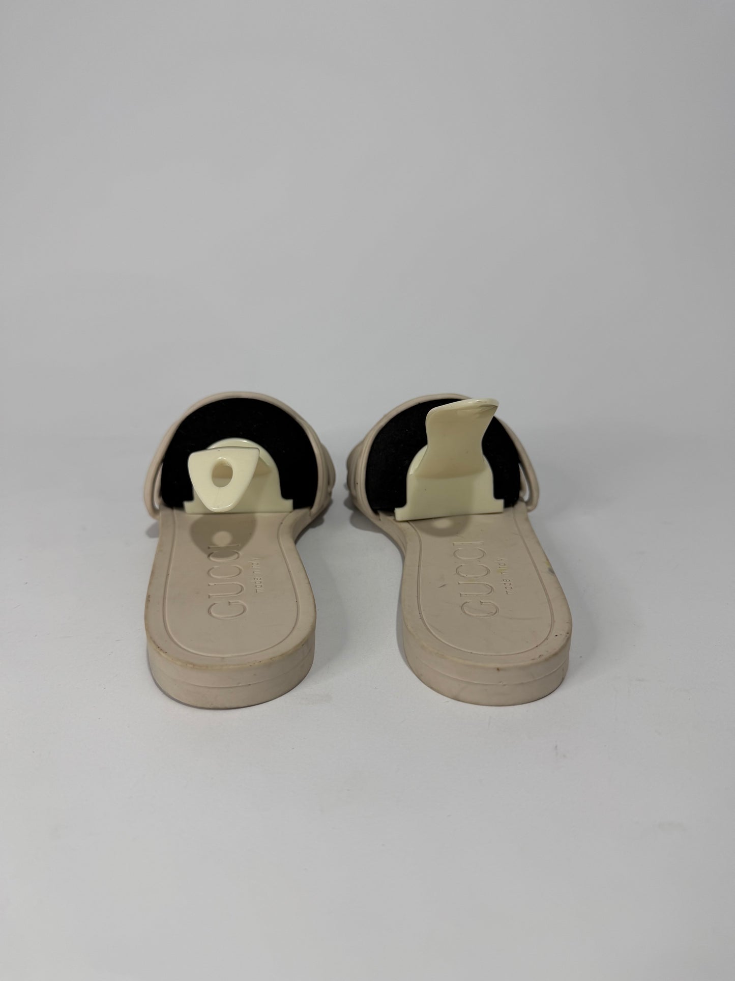 Gucci Women's Interlocking G Rubber slide sandal Size 37 EU