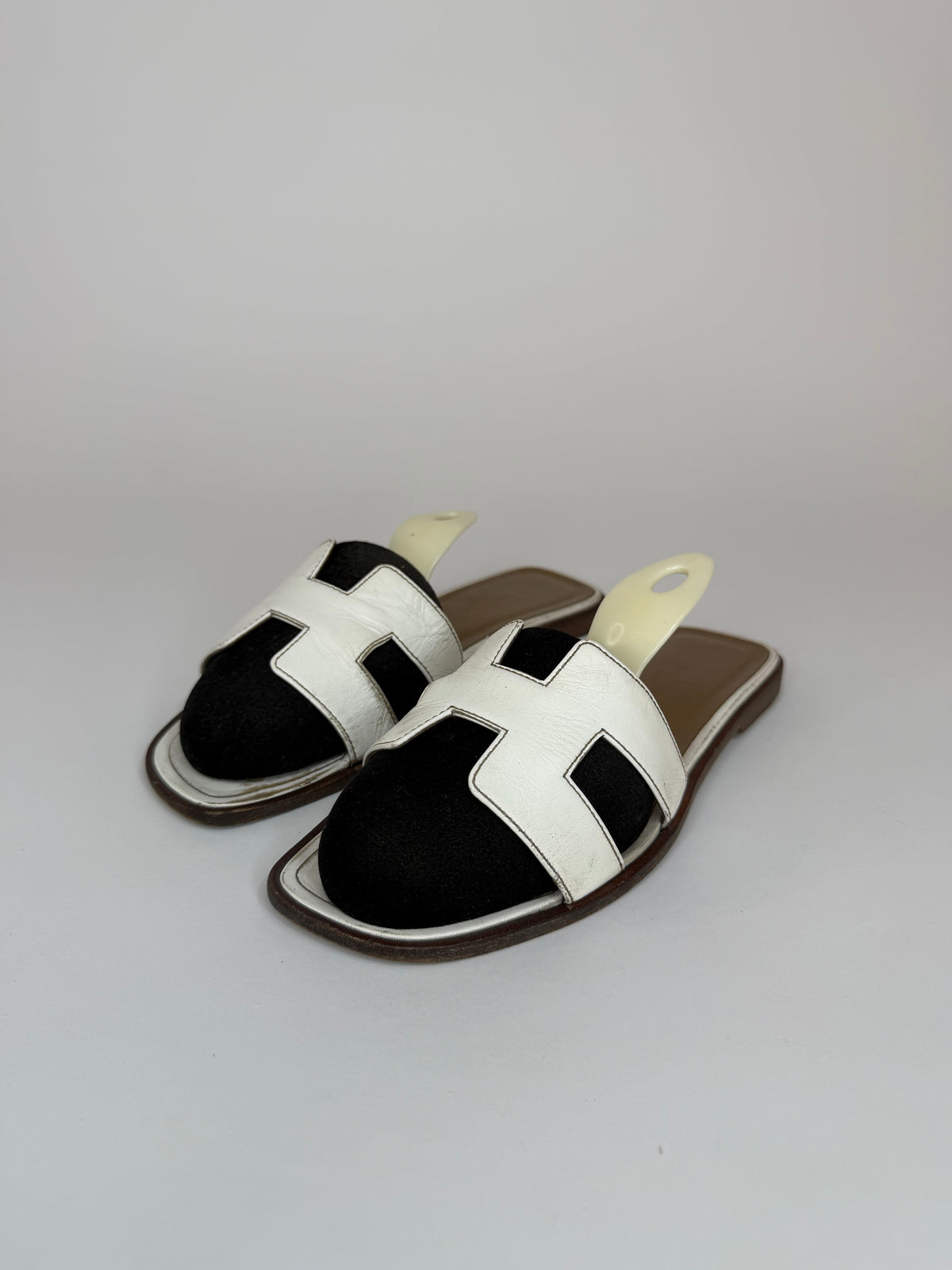 HERMES White Box Calfskin Oran Sandals 36.5 EU/ 6.5 US / 3.5 UK