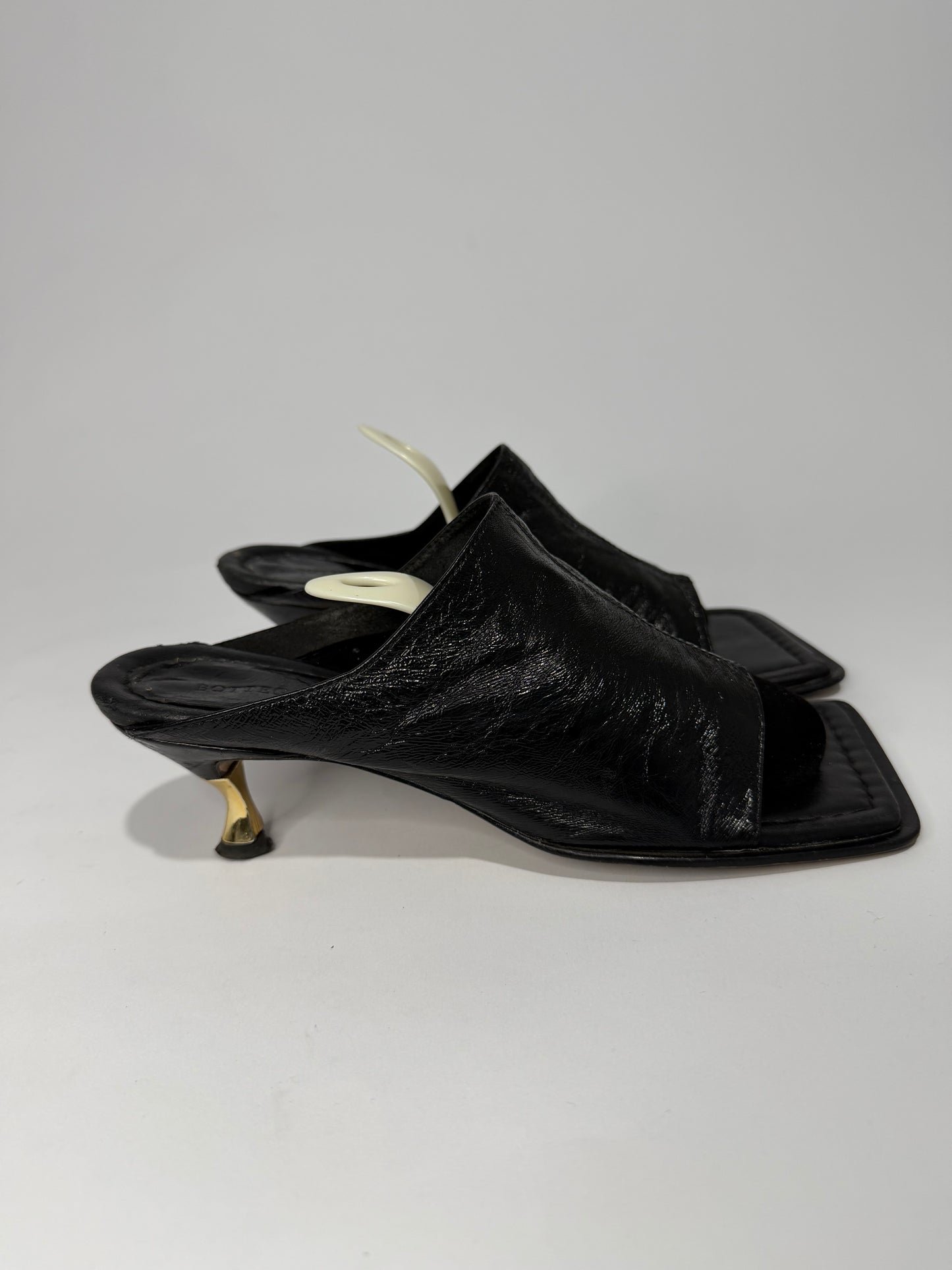 Bottega Veneta Black Leather Square Toe Stretch Mules Gold Sculptural Heel EU 37 EU/ 7 US/ 4 UK