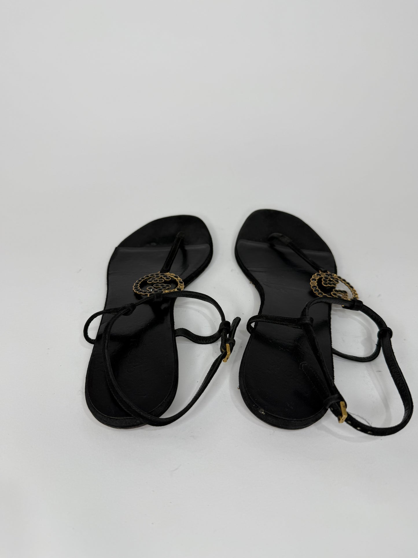 Gucci
Interlocking G Logo Suede T-Strap Sandals
Women's Size: 9 | IT 39
