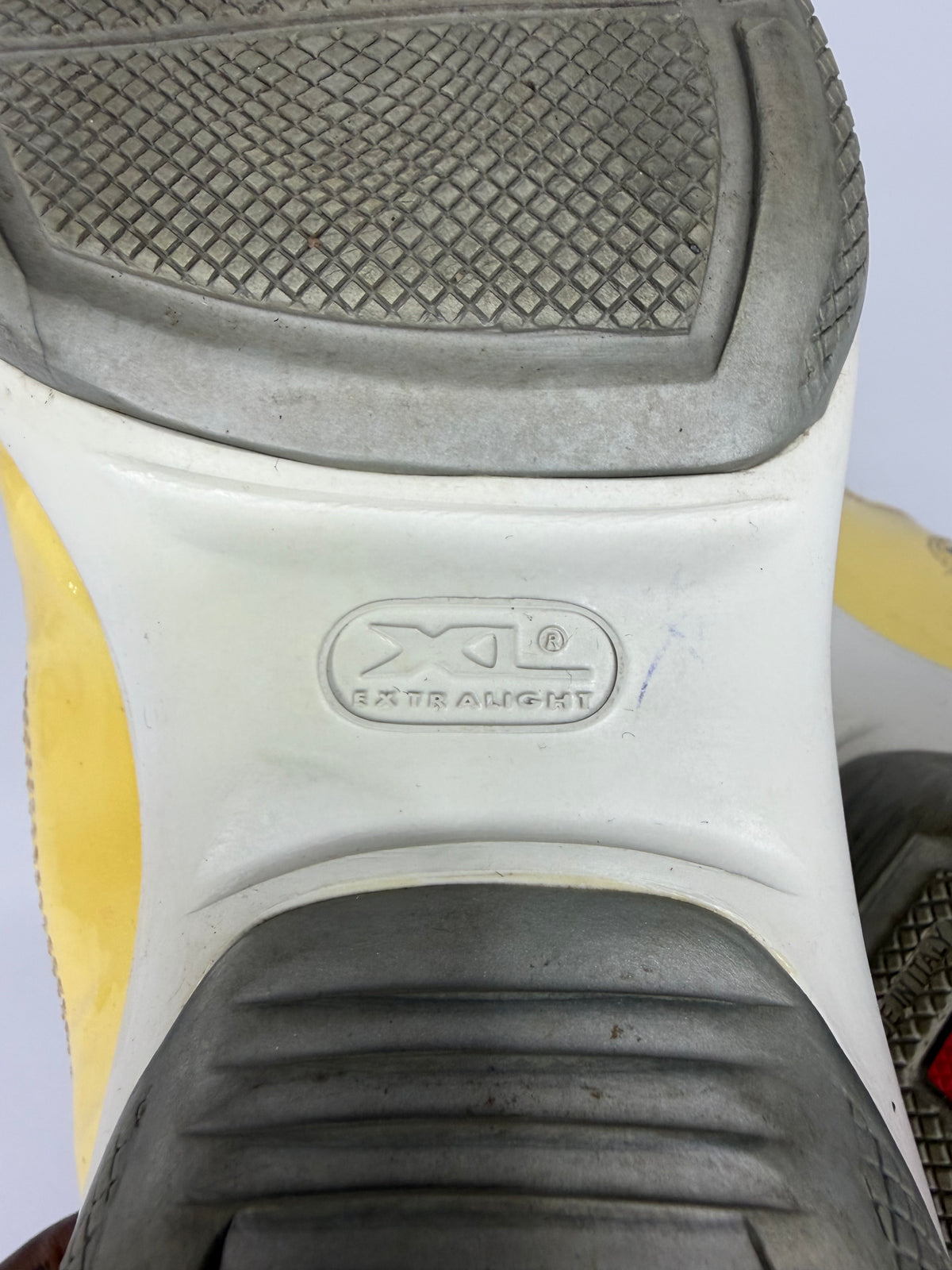 VINTAGE PRADA AMERICA CUP TRAINERS IN CREAM & SILVER Size 7 US