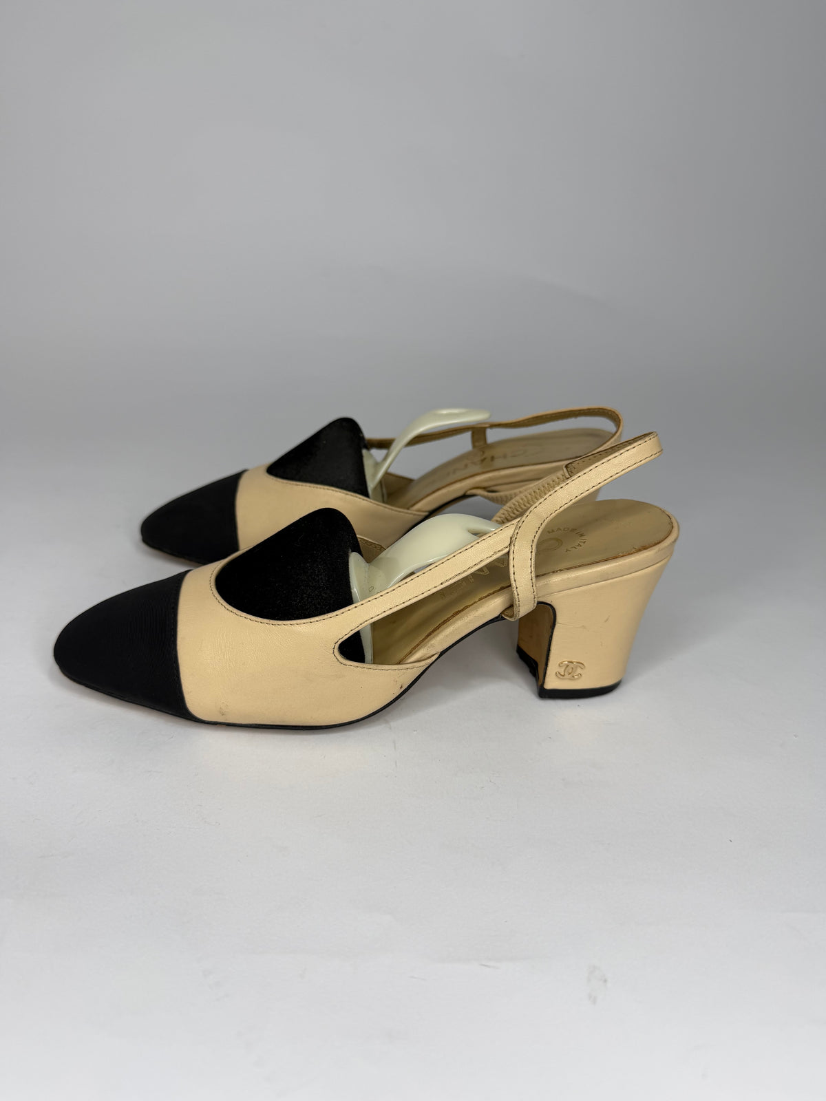 Chanel Beige/Black Leather and Canvas CC Slingback Pumps Size 35 EU/5 US