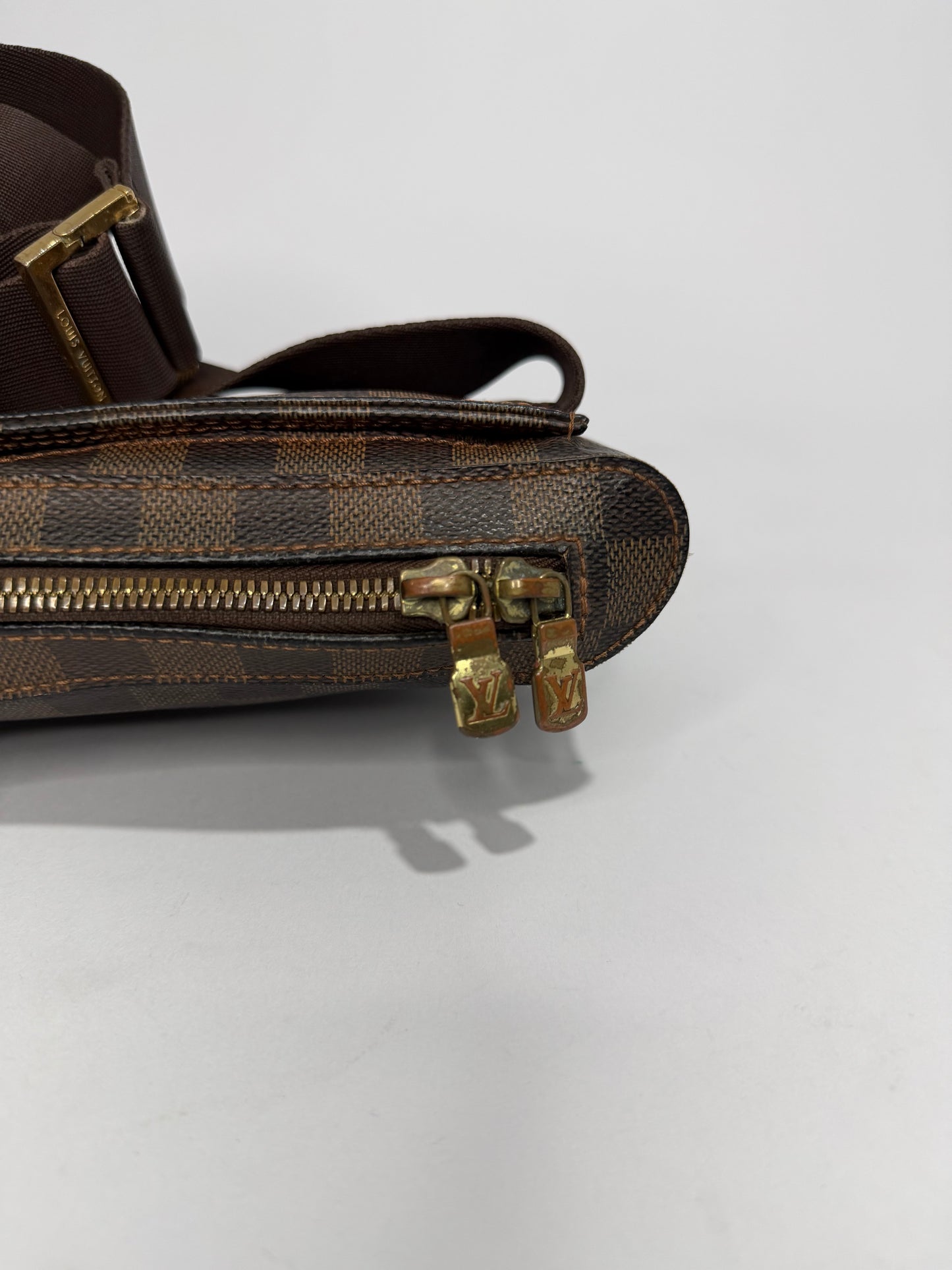 Louis Vuitton
Damier Ebene Geronimos Vintage