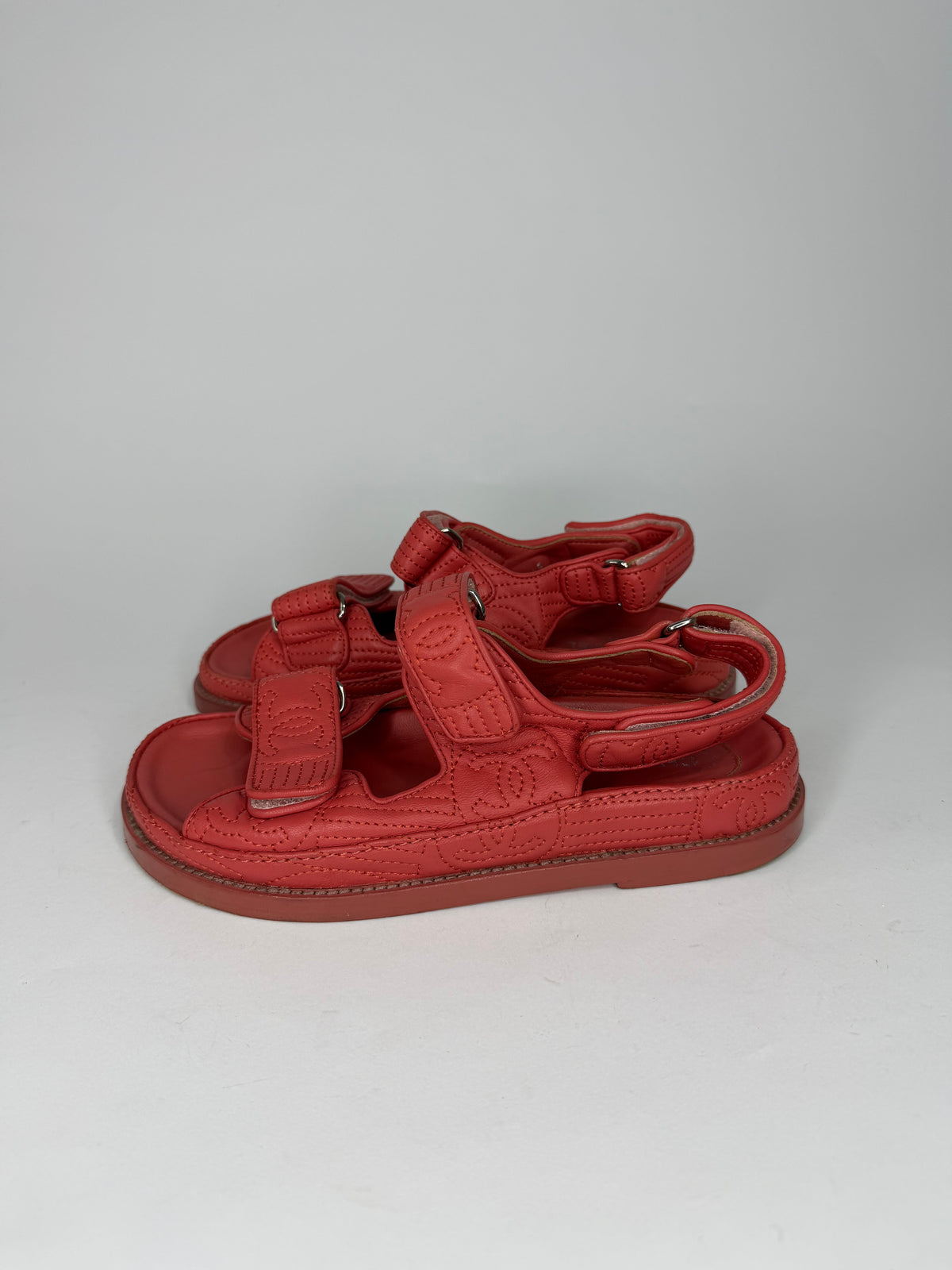 Chanel
2019 Interlocking CC Logo Sandals
Women's Size: 5 US | IT 35