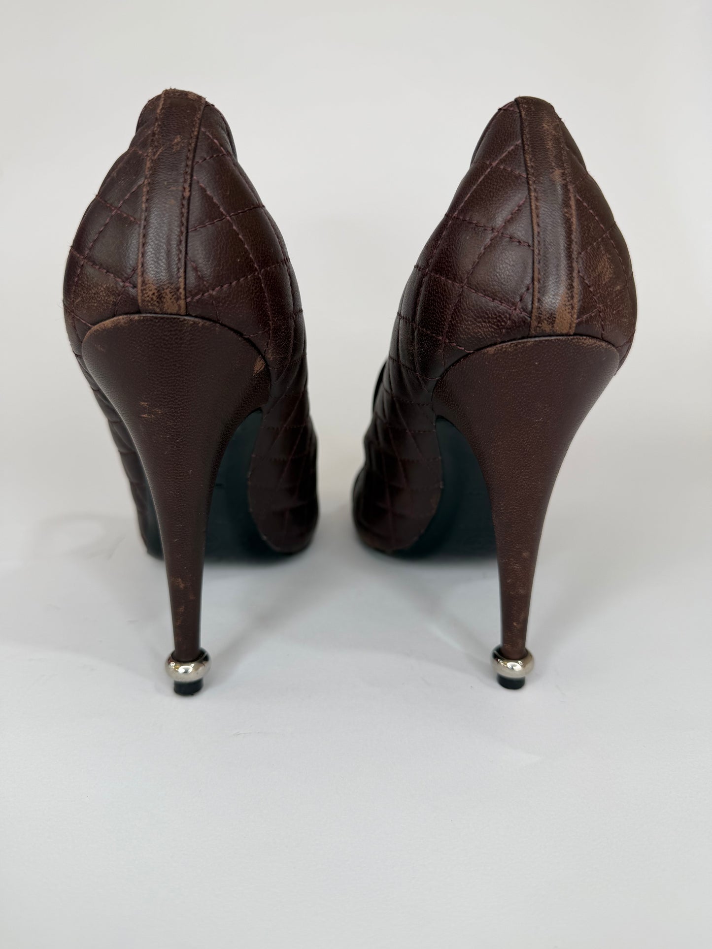 Chanel Burgundy/Navy Blue Quilted Leather CC Cap Toe Pumps Size 38 EU/ 8 US/ 5 UK
