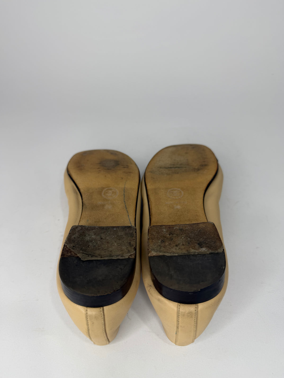 CHANEL Beige/Black Lambskin Leather CC Ballet Flats Size 36 EU/ 6 US