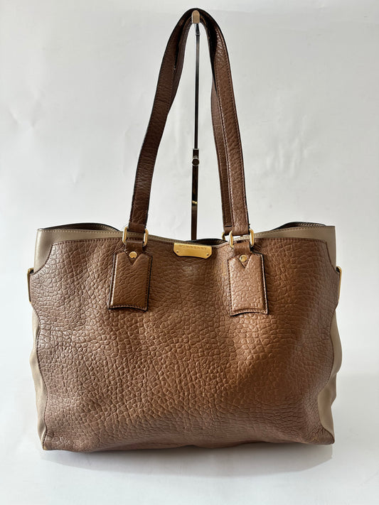 BURBERRY 
Heritage Grain Large Clarborough Tote Taupe Brown