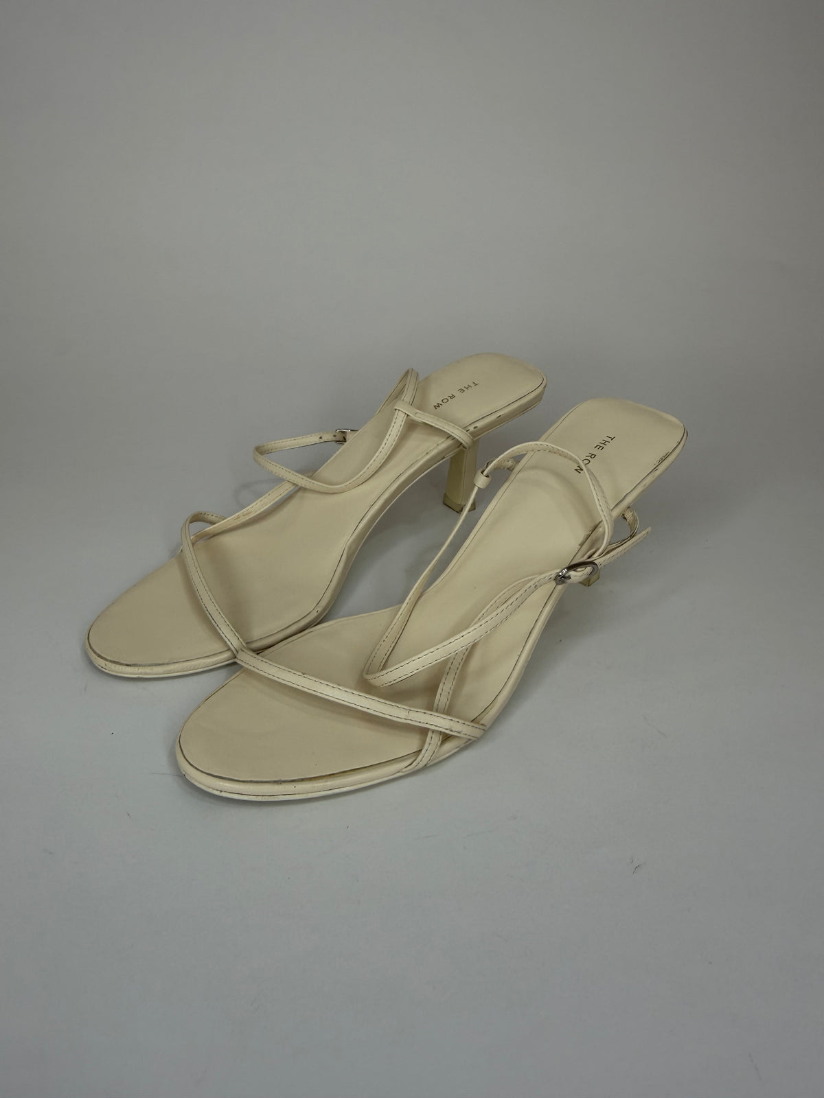 The Row
White Leather Sandals
Women's Size 38 EU/ 8 US/ 5 UK