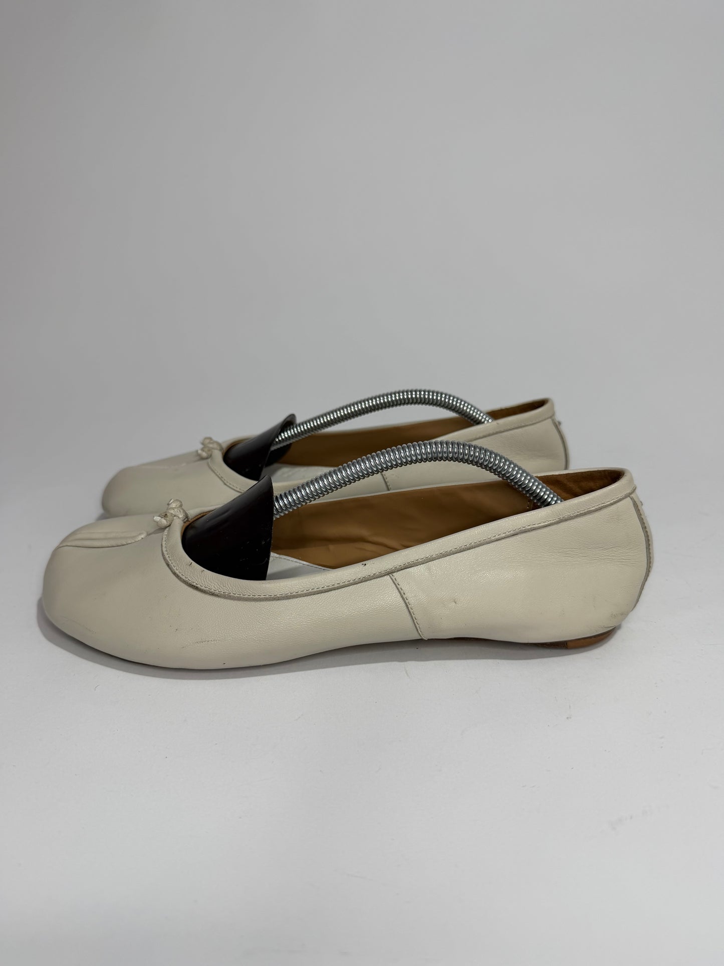 Maison Margiela Tabi Ballet Flats Ivory Leather Split-Toe EU 39