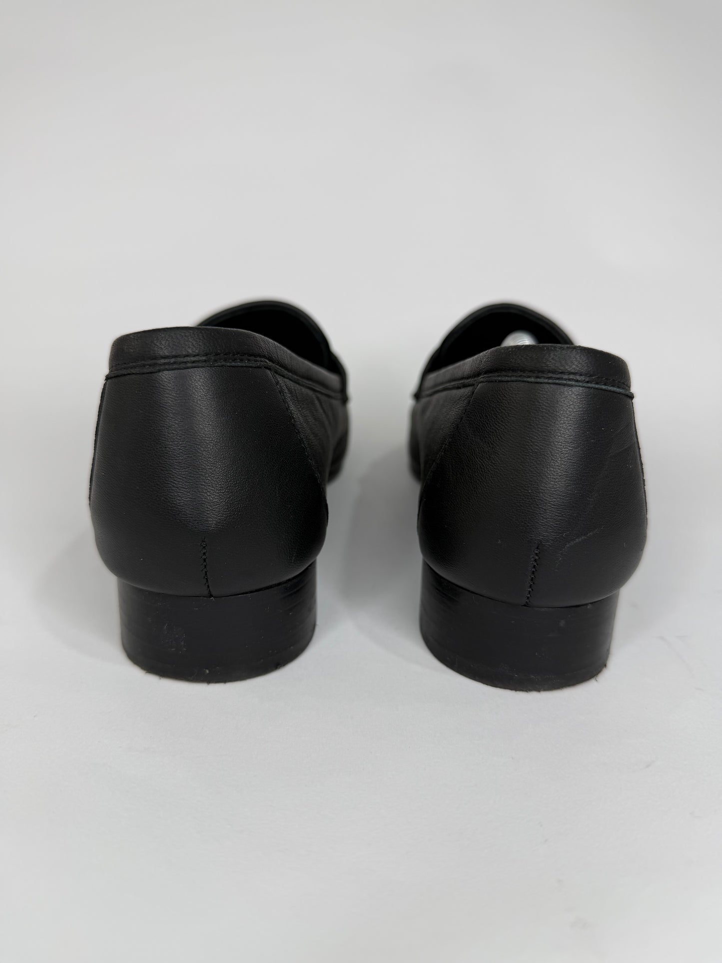 CHANEL
Lambskin Womens Stitched CC Loafers Black Size 39 EU/ 9 US / 6 UK