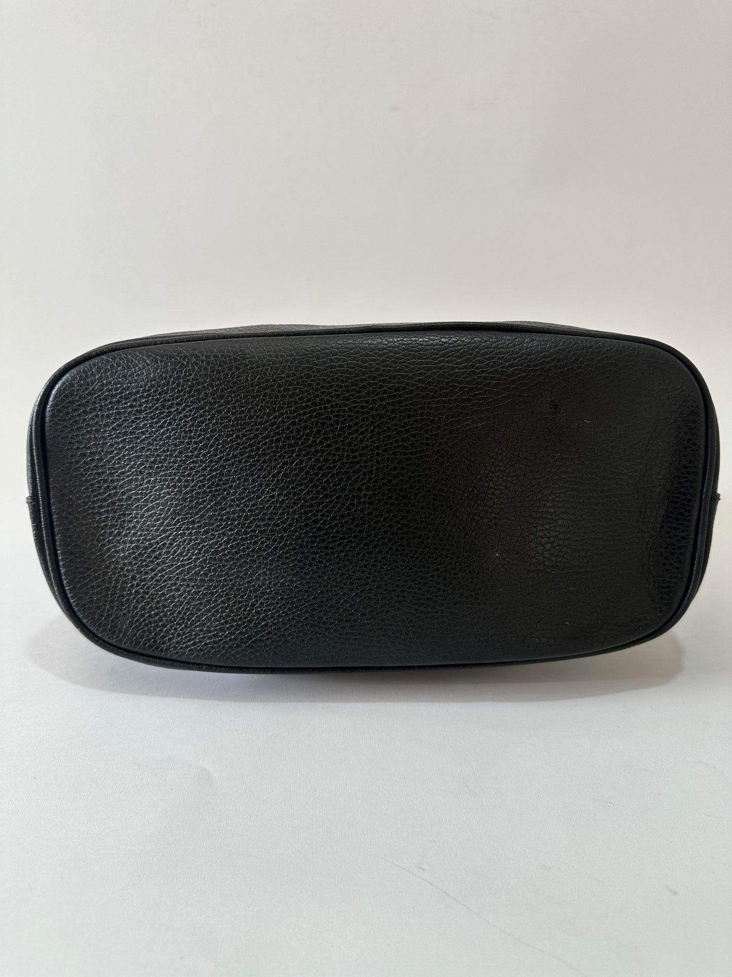 GUCCI 
Calfskin Medium Dome Bag Black