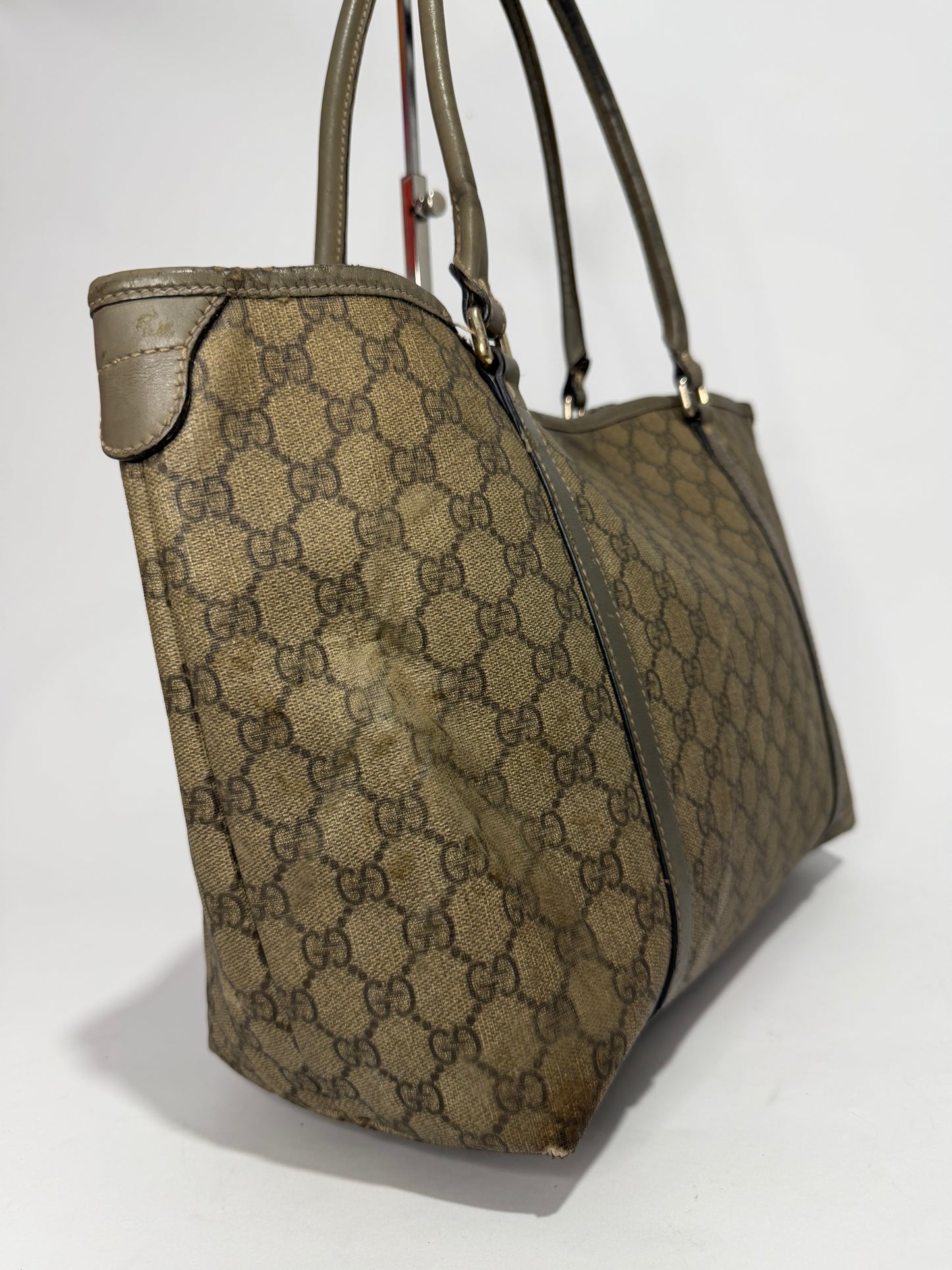 GUCCI GG Supreme Monogram Medium Zippered Shopping Tote Grey
