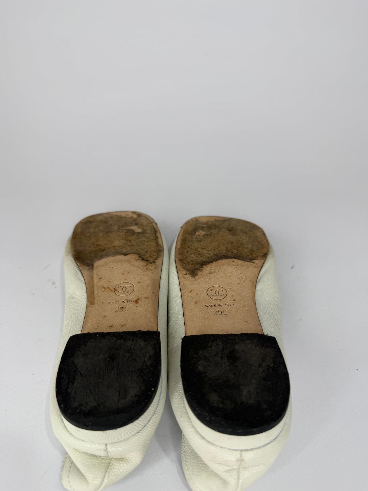 Chanel White/Black Leather CC Mary Jane Flats Size 39 EU/ 9 US