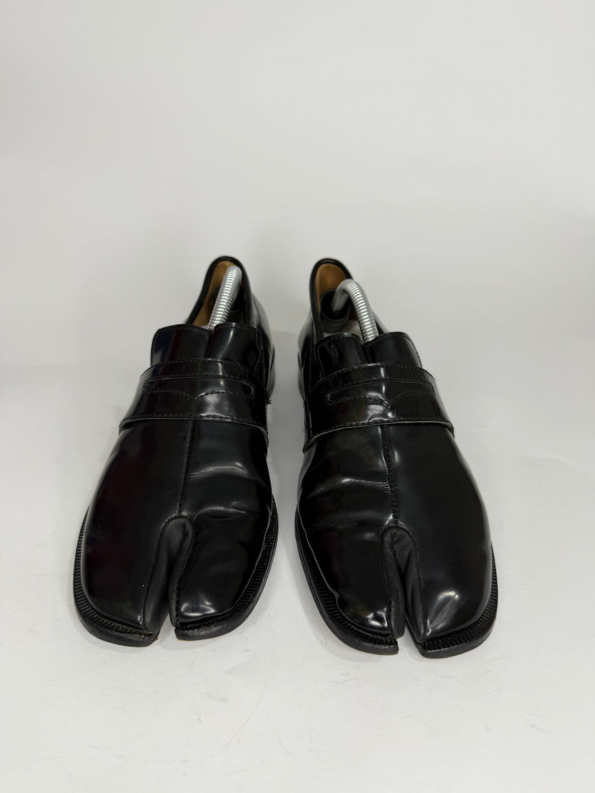 Maison MargeilaTabi strap split-toe loafers Size 38 EU/ 8 US/ 5 UK