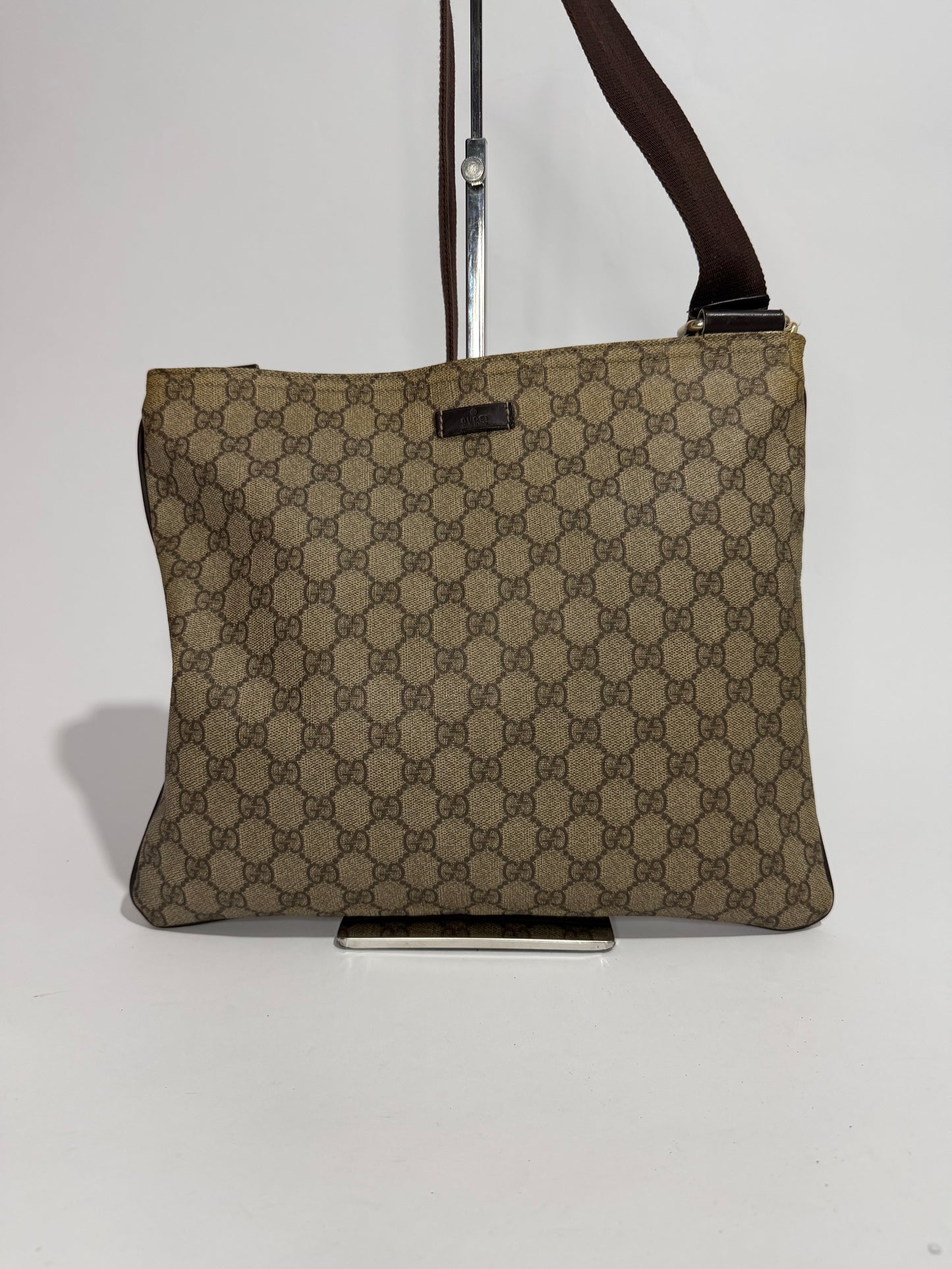 Gucci
GG Supreme Messenger Bag
