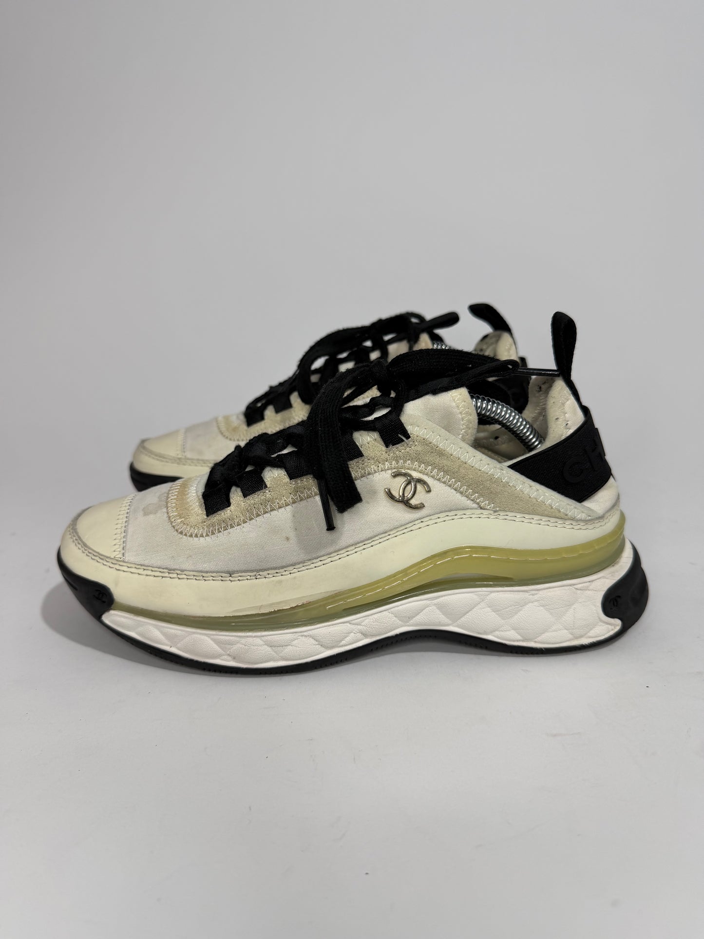 Chanel White/Black Fabric And Suede CC Low Top Sneakers Size 37 EU/7 US