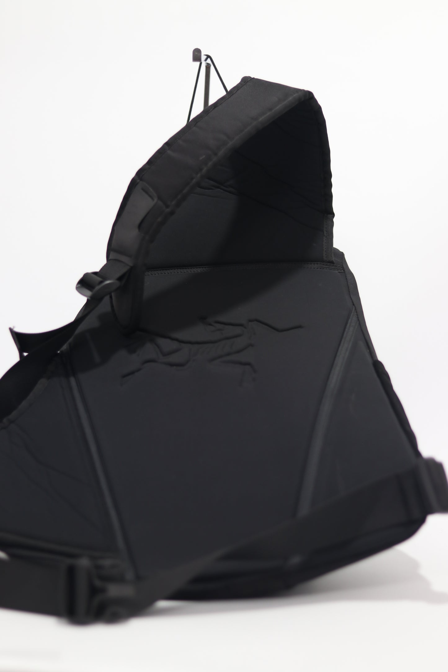 ARC’TERYX SYSTEM_A
Quiver Crossbody Pack
Black Ash